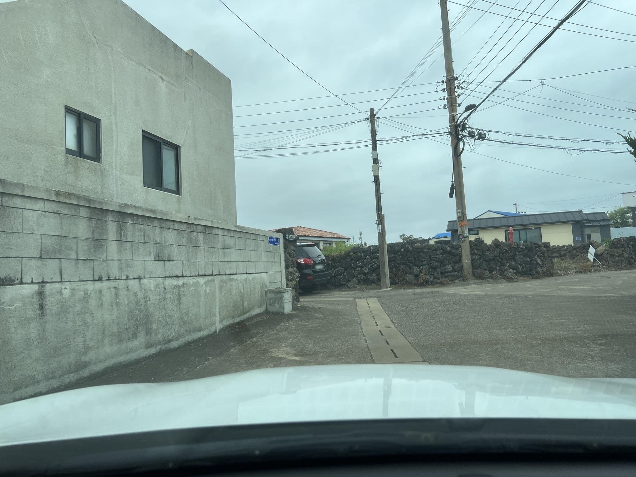 Street view near 담너머그곳에, Ponggae-dong — © eneerhut (CC BY-SA · Mapillary)