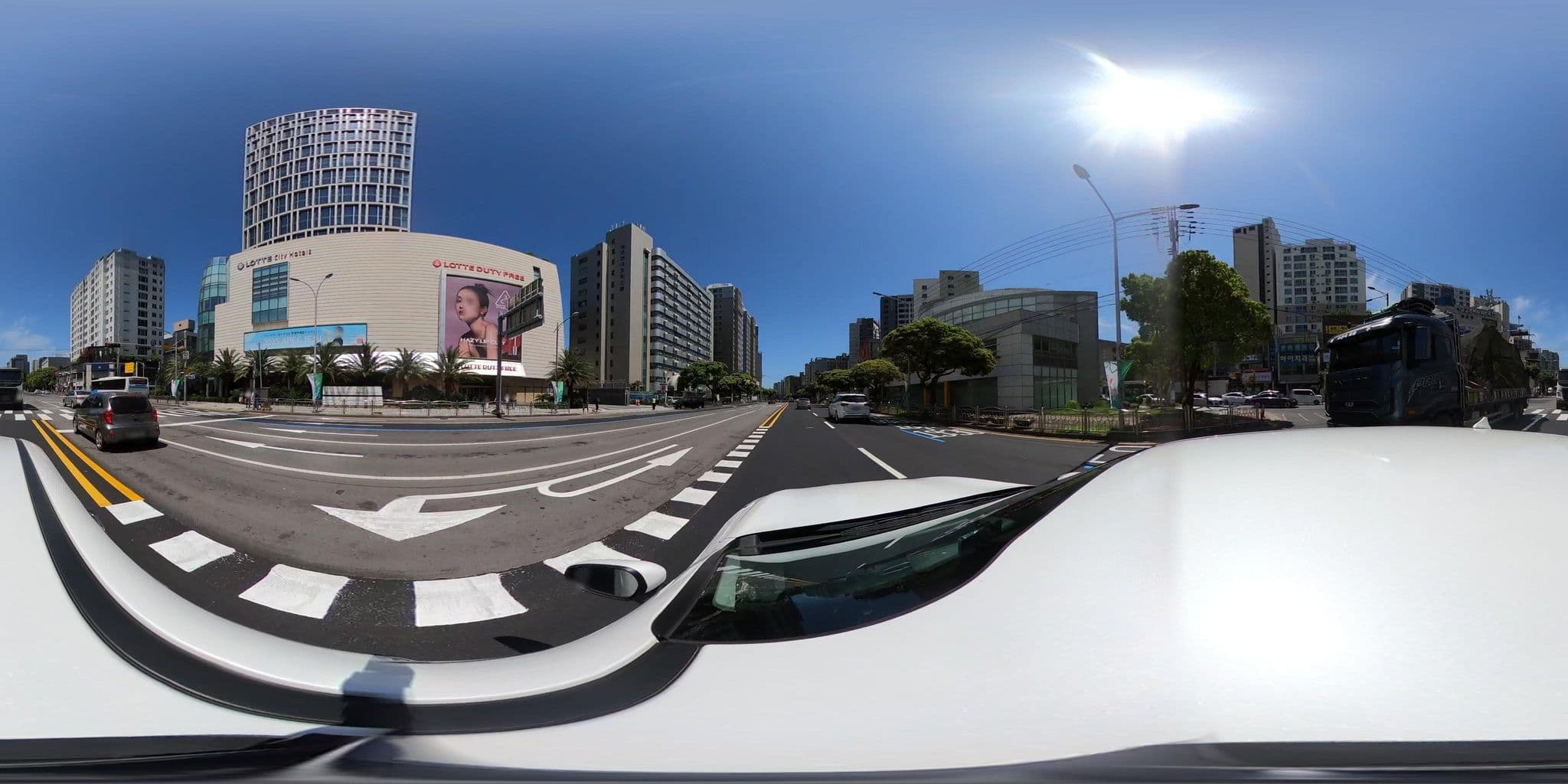 Street view near International Hotel Jeju, Seodong — © eneerhut (CC BY-SA · Mapillary)