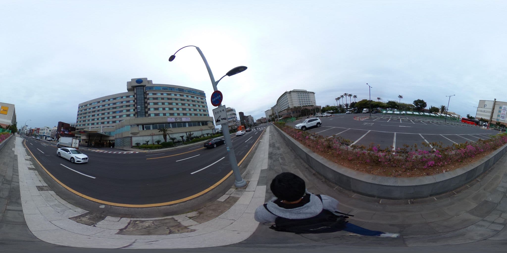 Street view near oriental, Jeju City — © monotaxism (CC BY-SA · Mapillary)