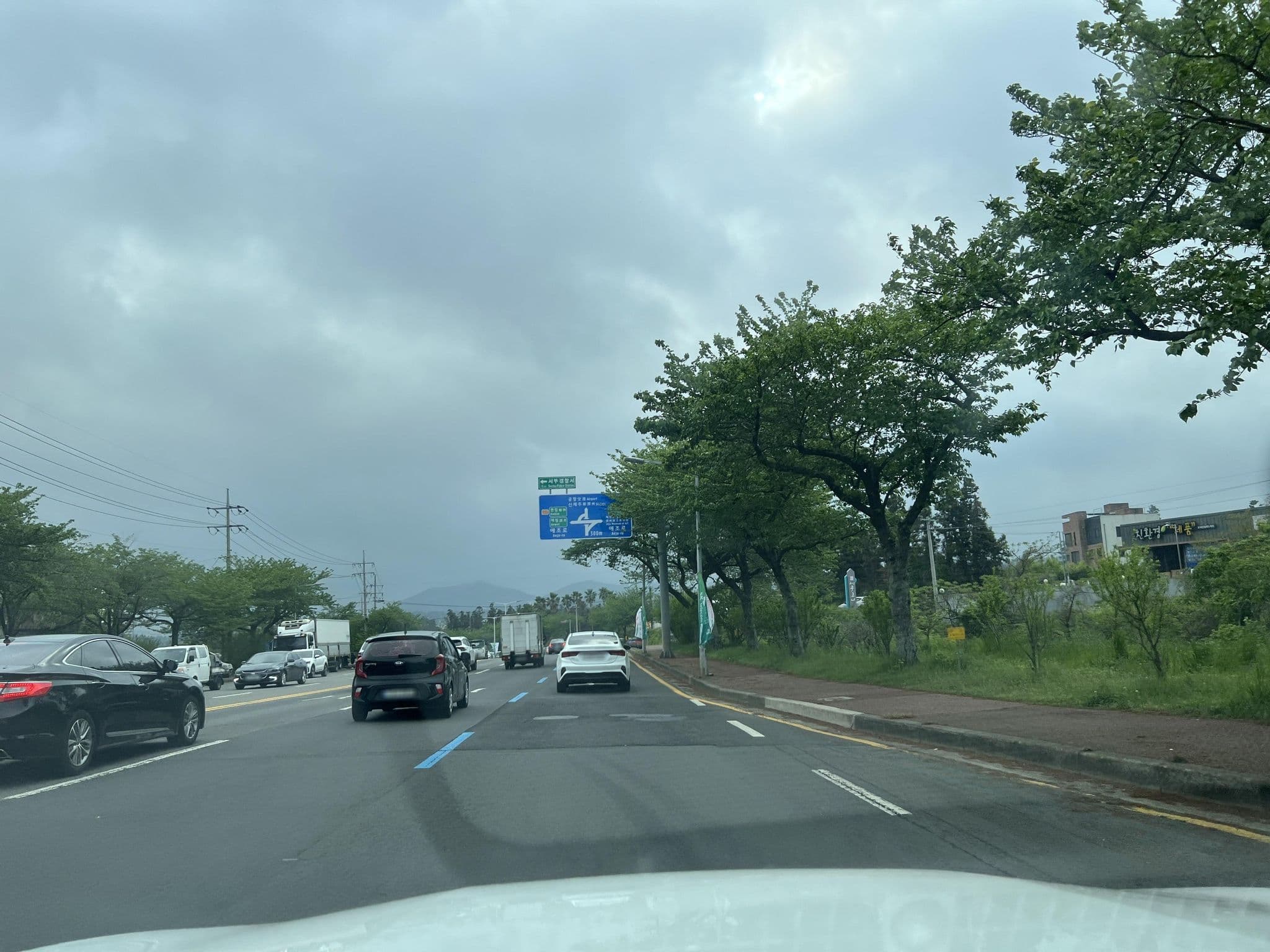Street view near 펄리호텔, Tallang-dong — © eneerhut (CC BY-SA · Mapillary)