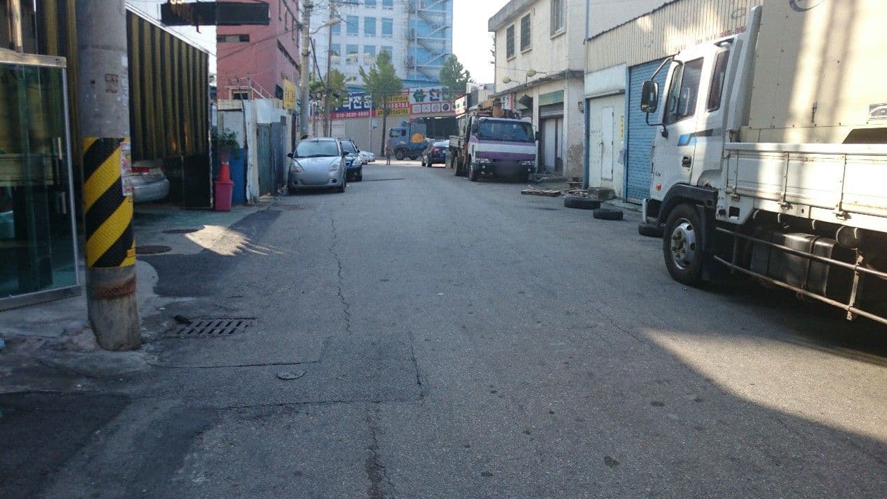Street view near 쟈스민모텔, Gwangju — © xma (CC BY-SA · Mapillary)