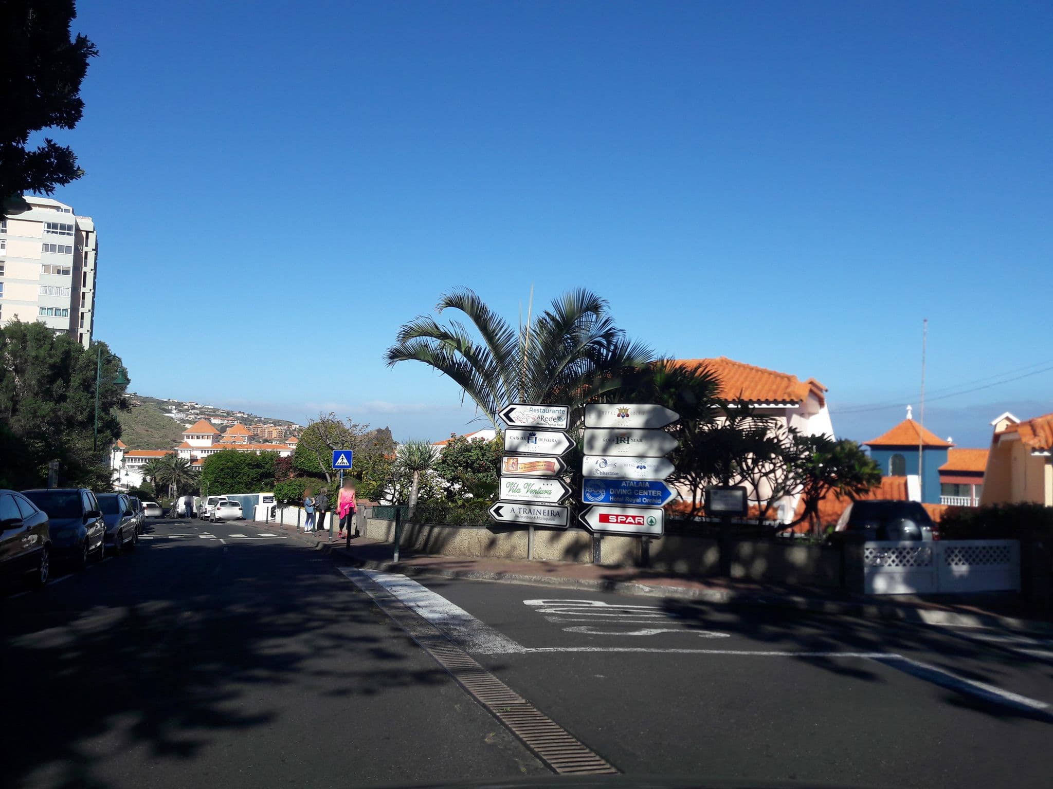 Street view near Casa Floral, Caniço — © ggeographer (CC BY-SA · Mapillary)