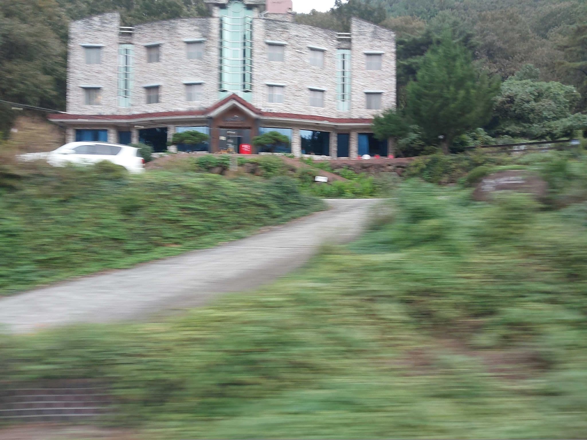 Street view near Sum guest house(숨 게스트하우스), Kurye — © ChenJJ (CC BY-SA · Mapillary)