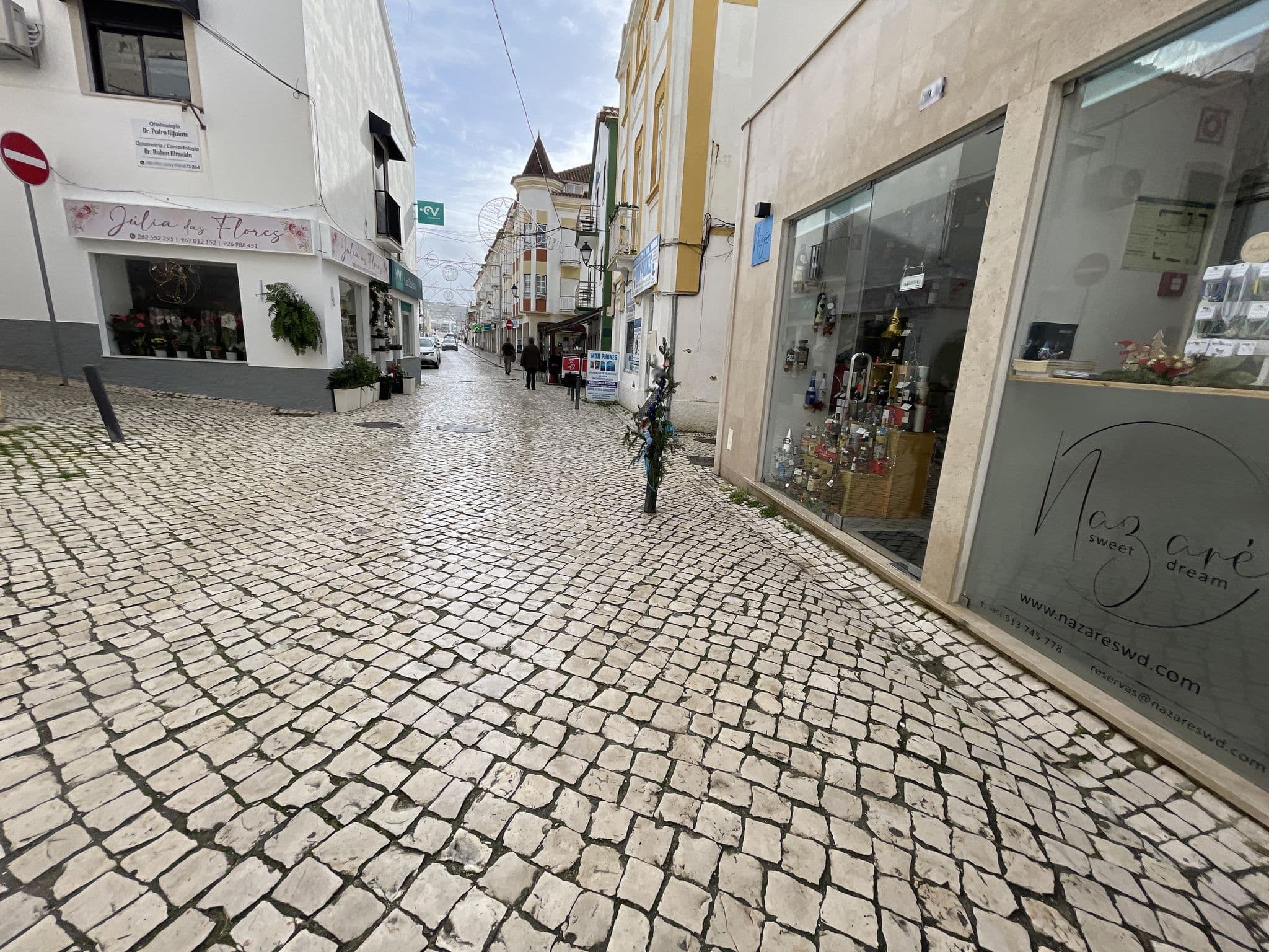 Street view near Apartamento Bragala Nazaré, Nazaré — © egorka (CC BY-SA · Mapillary)