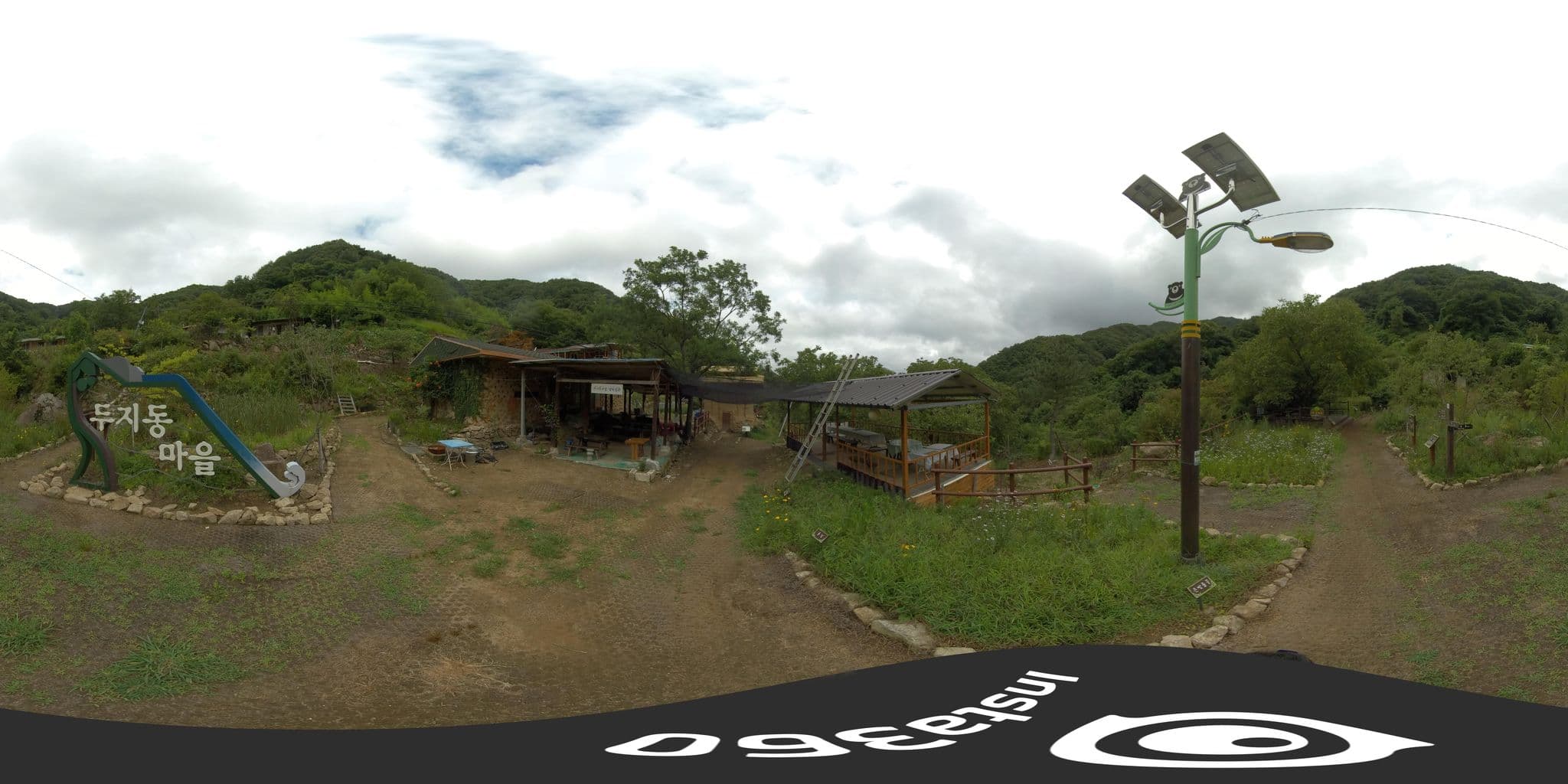 Street view near 두지터 허정객잔, Kurye — © forroh (CC BY-SA · Mapillary)