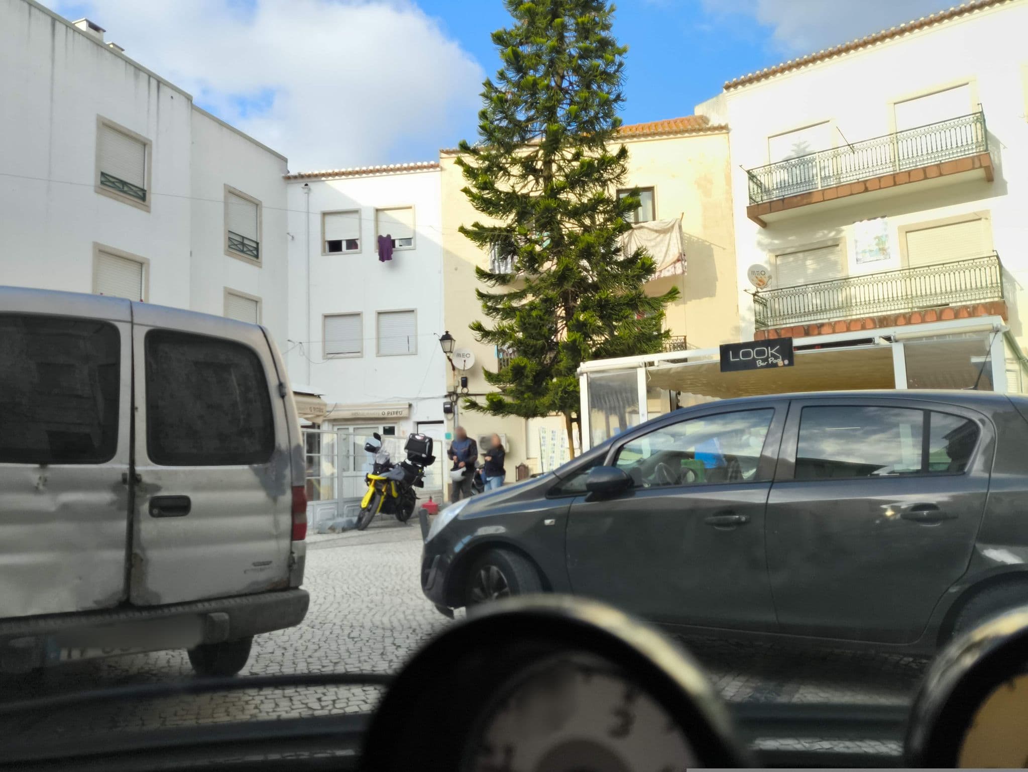 Street view near By the Sea, Nazaré — © lisbonsouvenir (CC BY-SA · Mapillary)