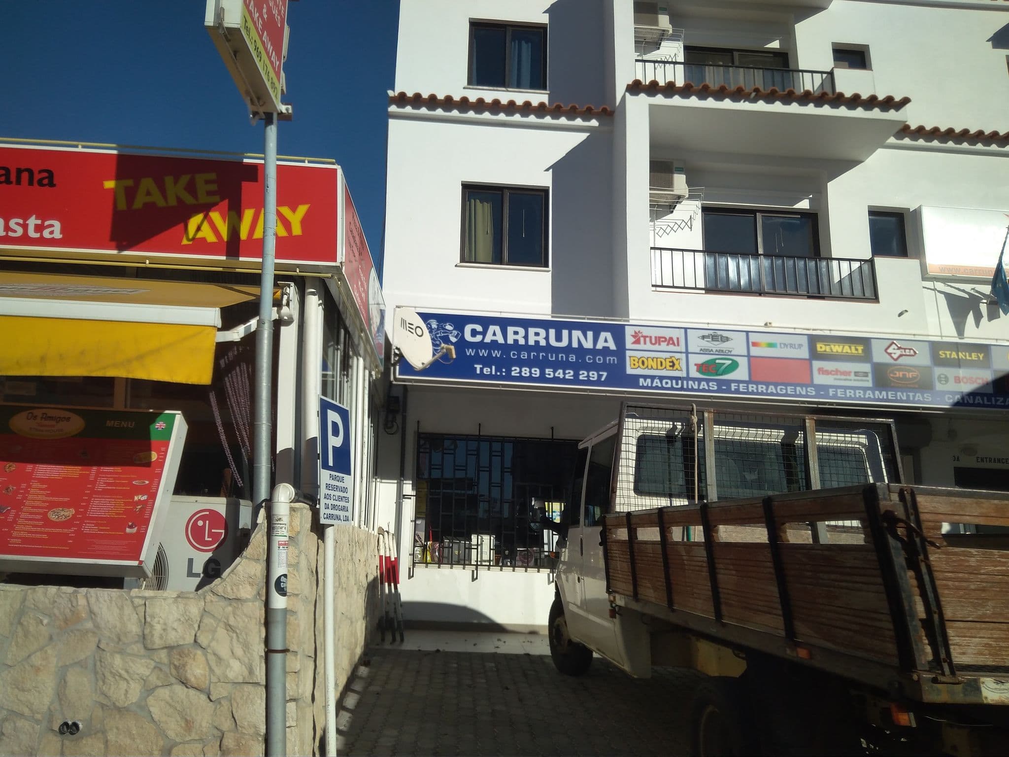 Street view near Apartamentos Carruna, Albufeira — © mapfool (CC BY-SA · Mapillary)