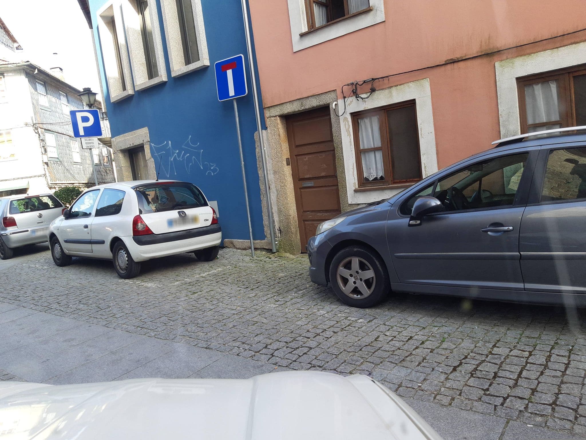 Street view near Ryokan, Viseu — © geo50 (CC BY-SA · Mapillary)