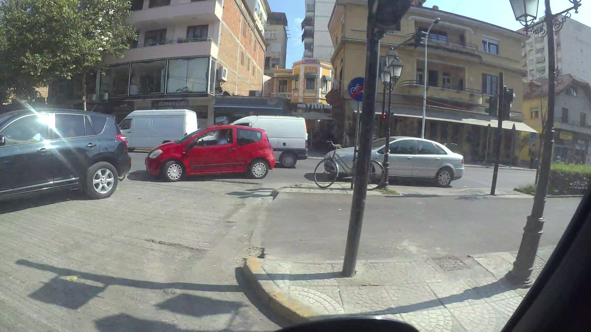 Street view near Hotel Vila 1928, Tirana