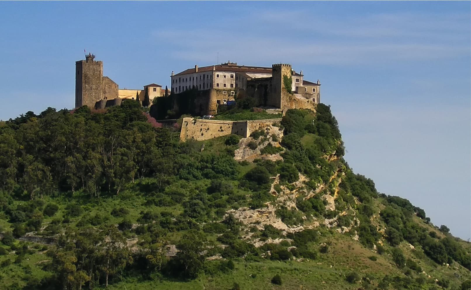 Pousada do Castelo de Palmela (via Wikimedia Commons, CC BY-SA 4.0)