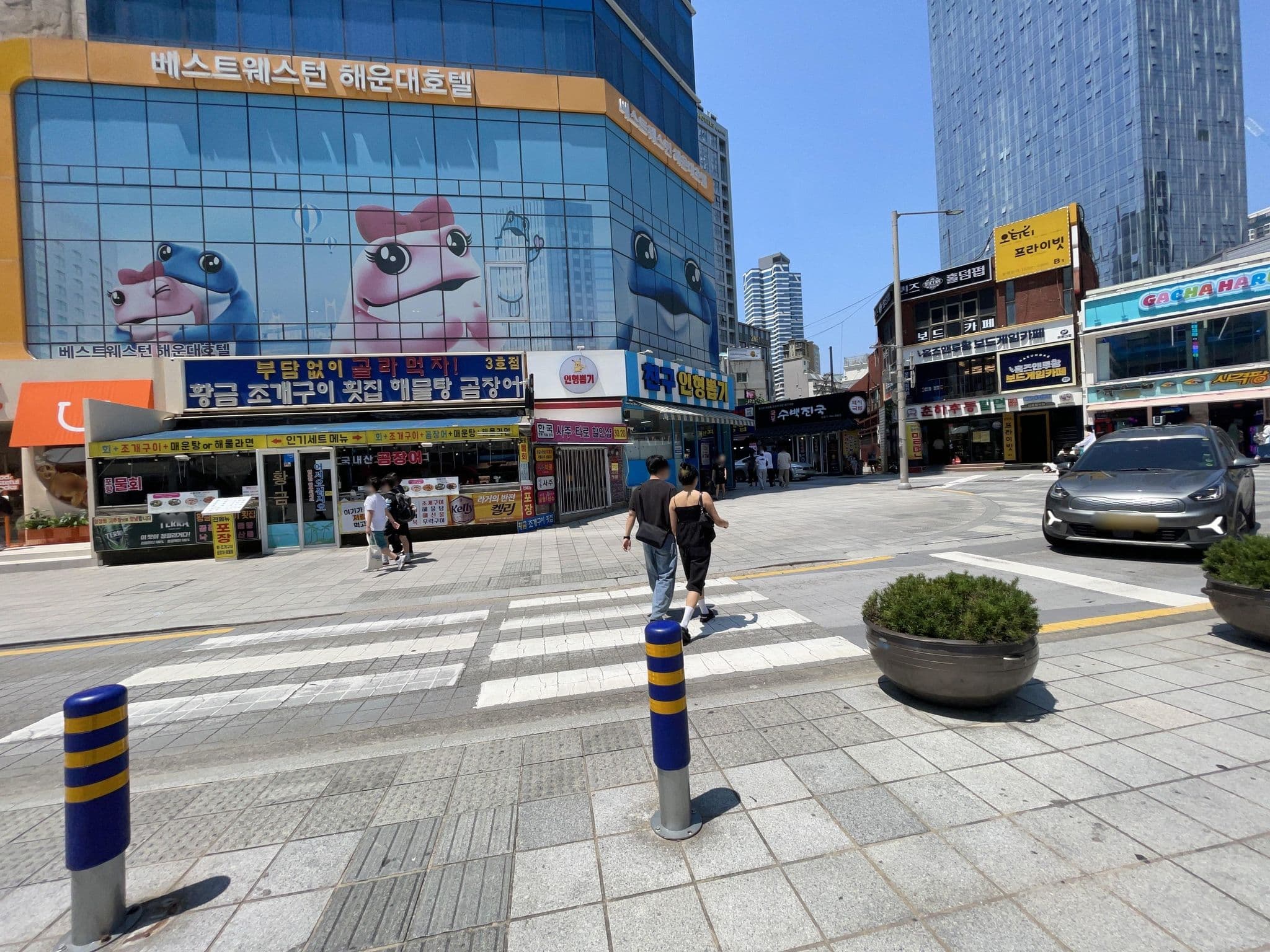 Street view near 슈가모텔, Gijang — © jaydiggily (CC BY-SA · Mapillary)