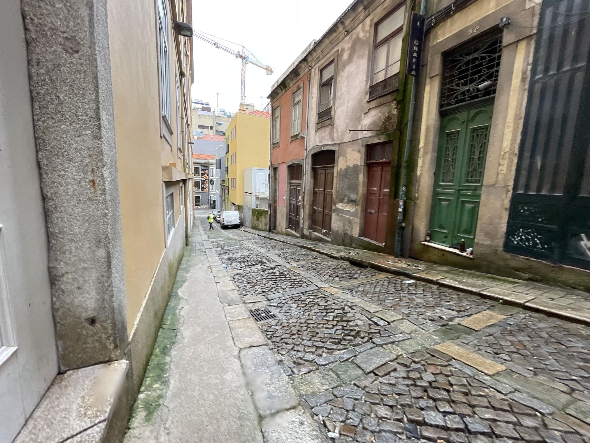 Street view near Bolhão Residences, Porto