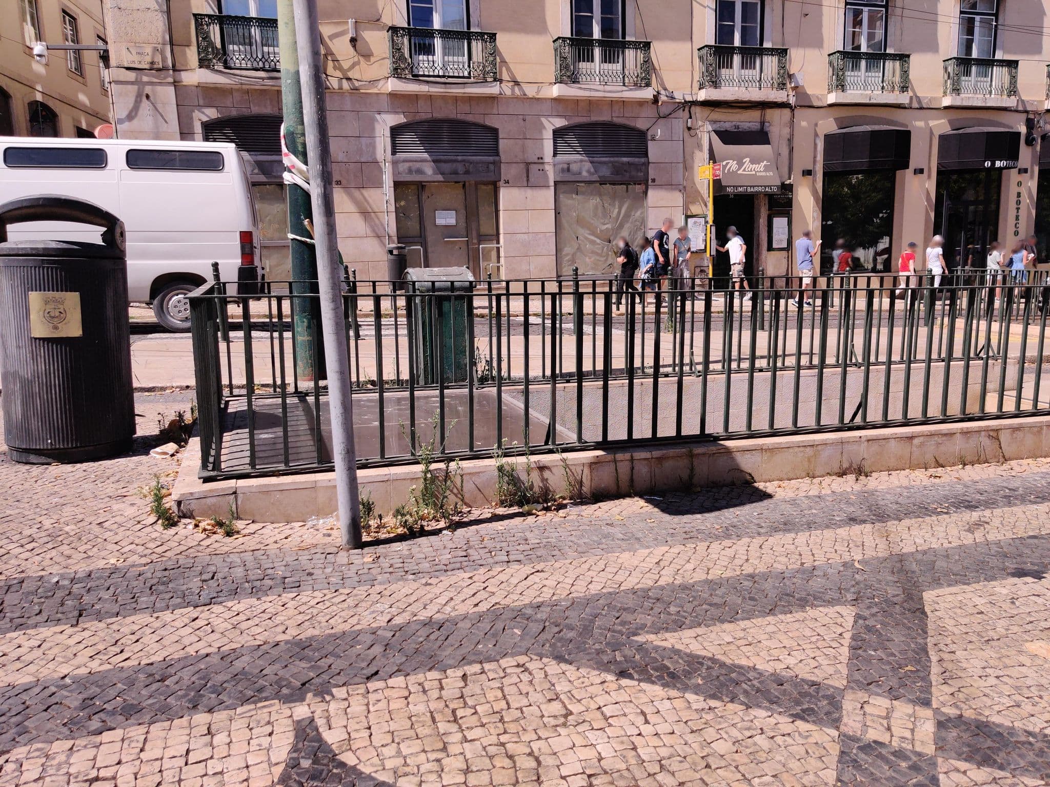 Street view near Solar dos Poetas, Bairro Alto — © sttujames (CC BY-SA · Mapillary)
