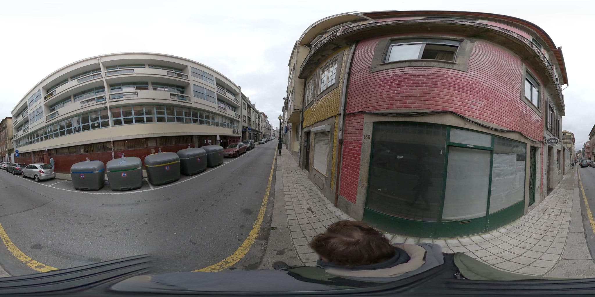 Street view near Casa Antiga, Porto
