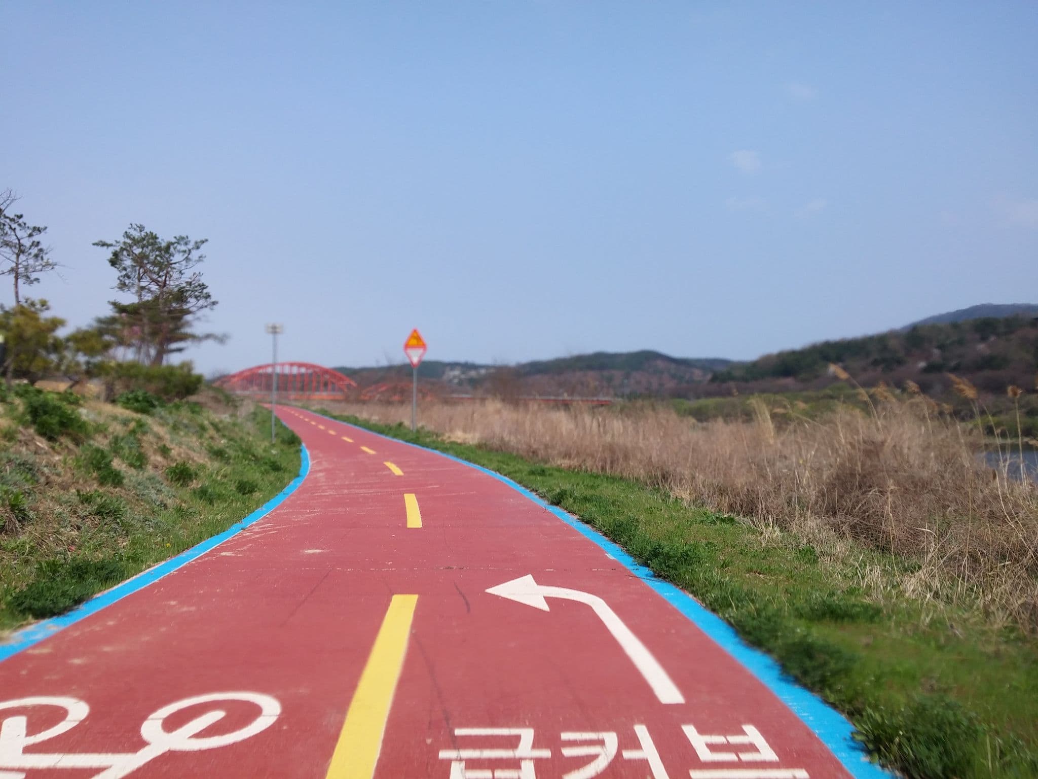 Street view near 국화방, Gongju — © alimamo (CC BY-SA · Mapillary)