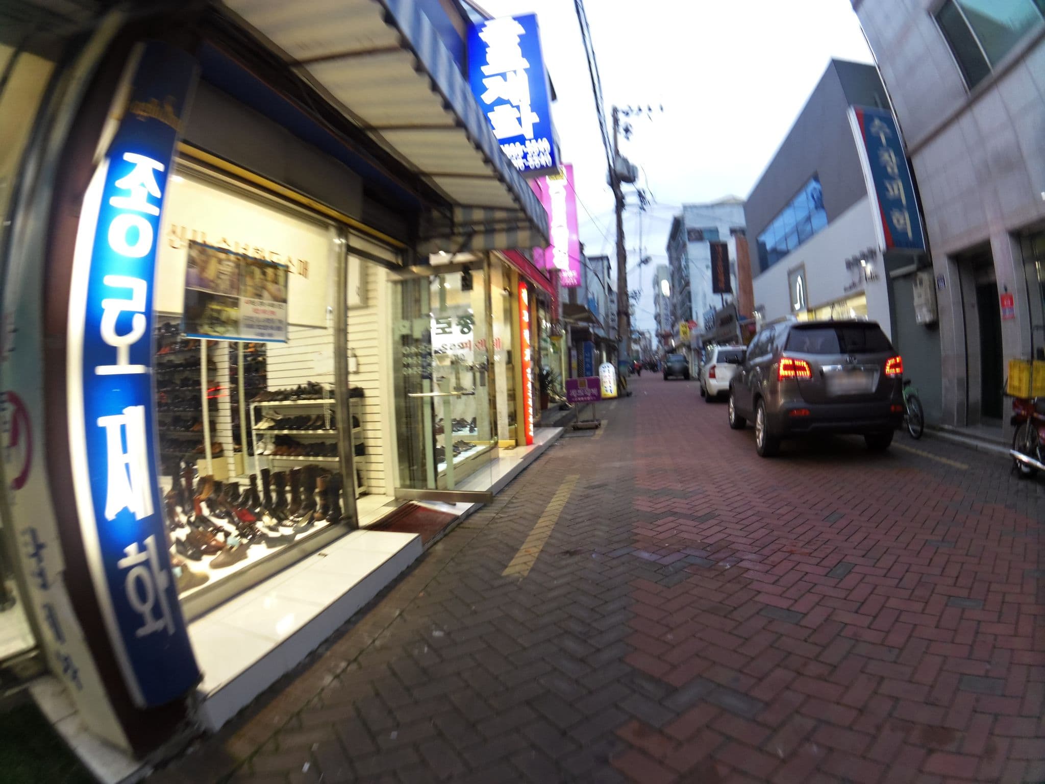 Street view near 스위트호텔, Daegu — © xma (CC BY-SA · Mapillary)