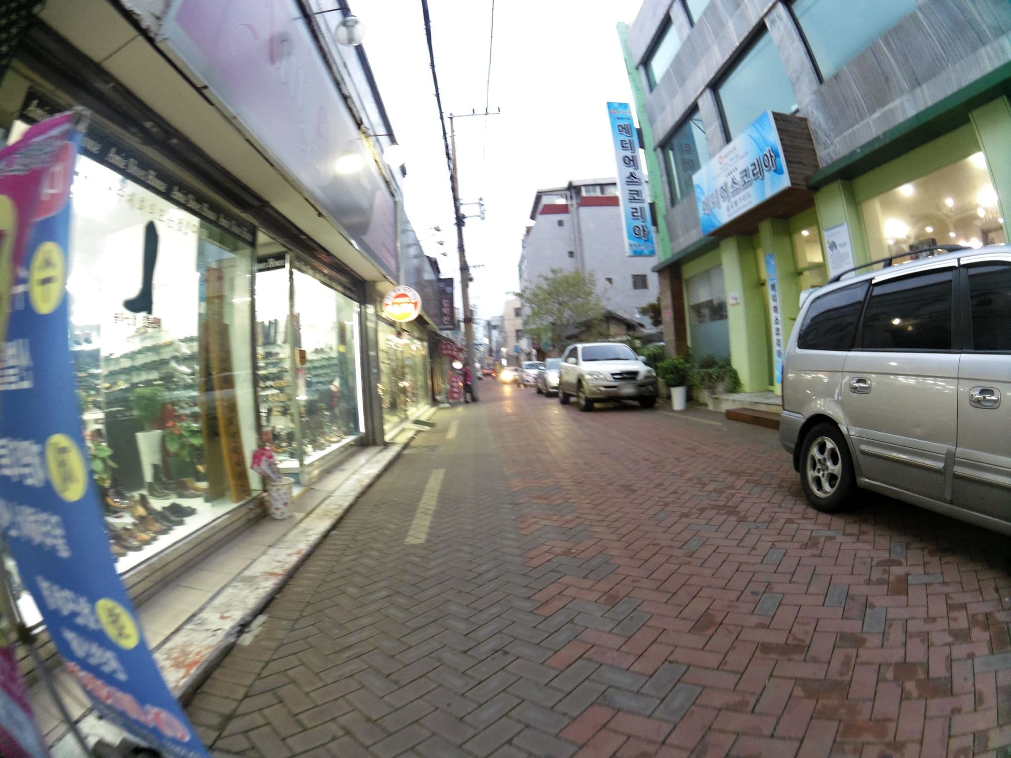 Street view near 지프모텔(Jeep Motel), Daegu — © xma (CC BY-SA · Mapillary)