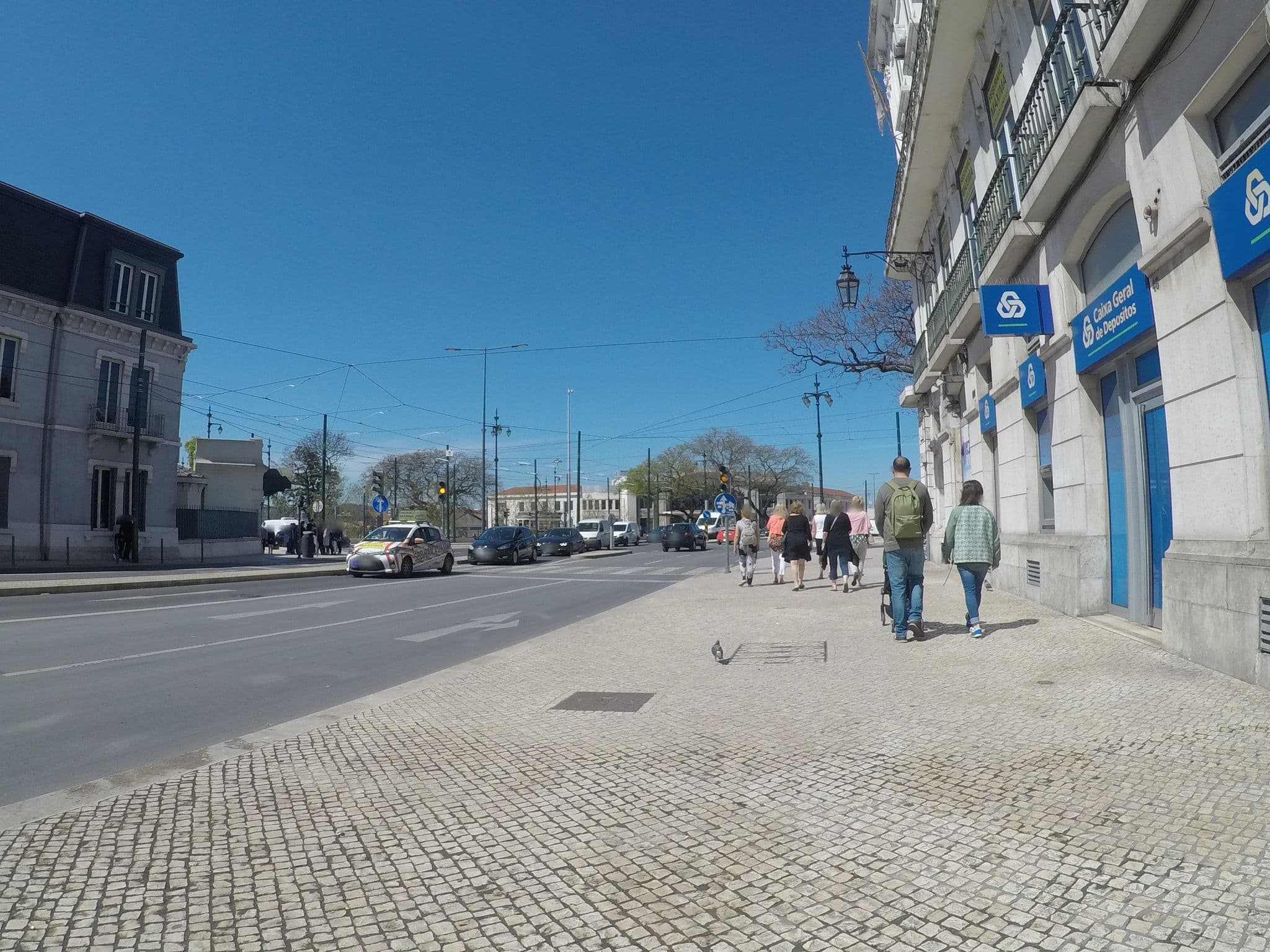 Street view near Lost Lisbon :: Cais House, Bairro Alto — © chrisbeddow (CC BY-SA · Mapillary)