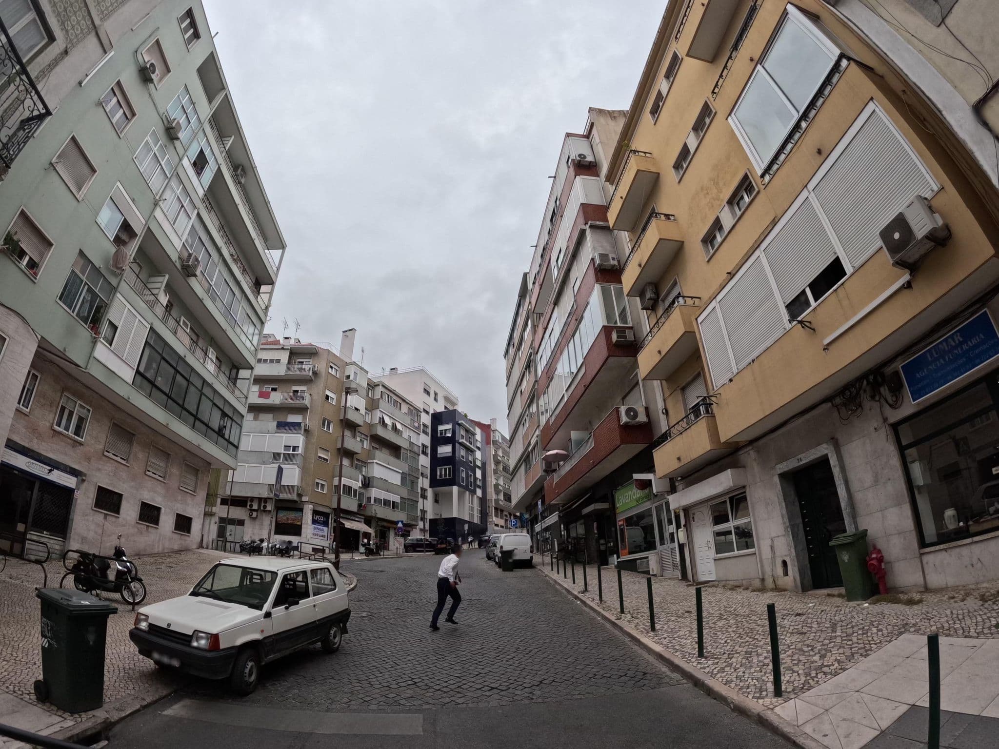 Street view near The country in the town, Graça — © claudiop (CC BY-SA · Mapillary)
