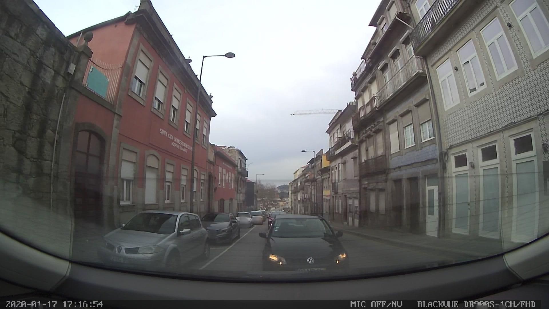 Street view near Gold River Apartments, Porto