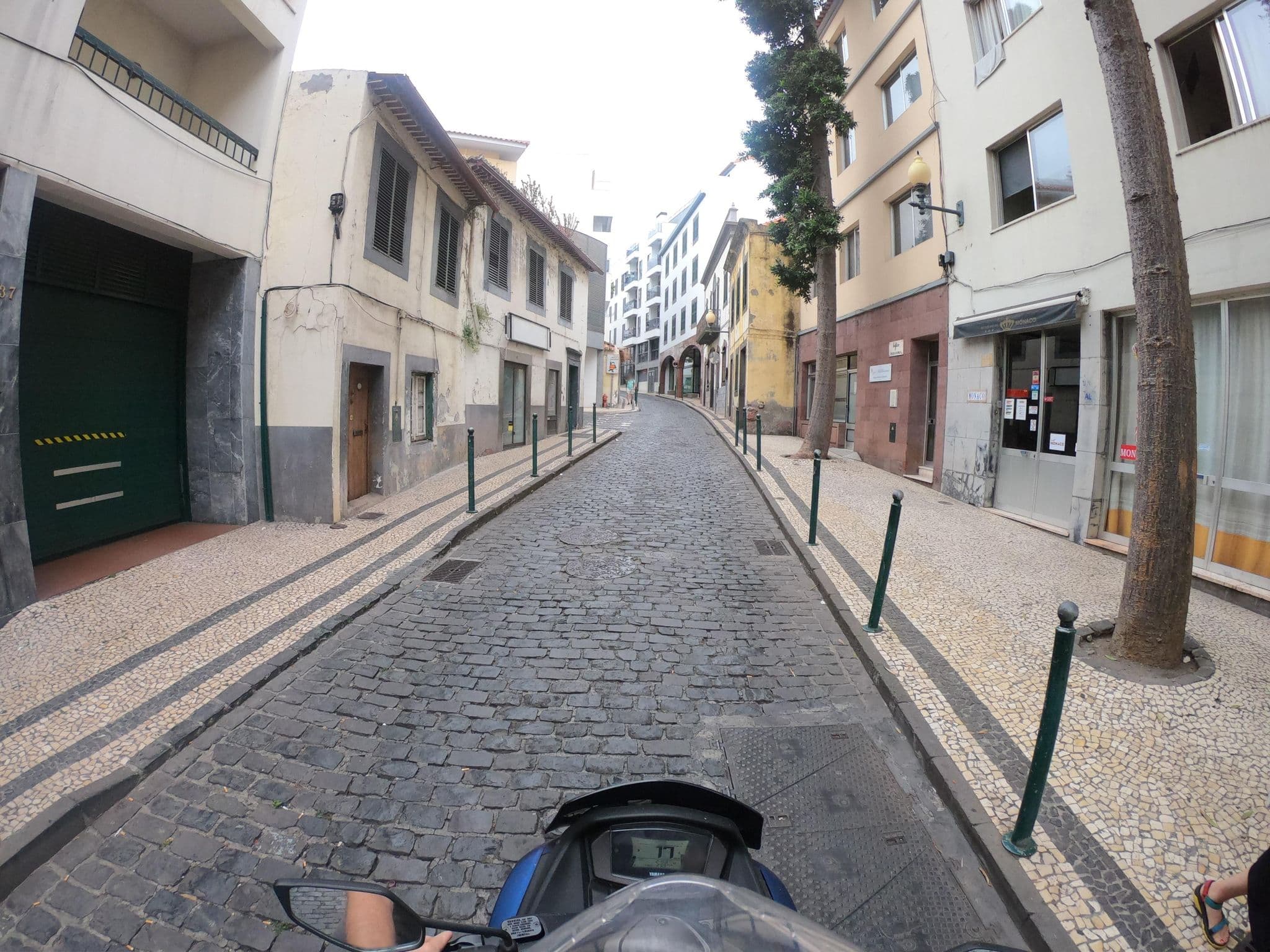 Street view near Residencial Mónaco, Santa Luzia — © filipesilva (CC BY-SA · Mapillary)