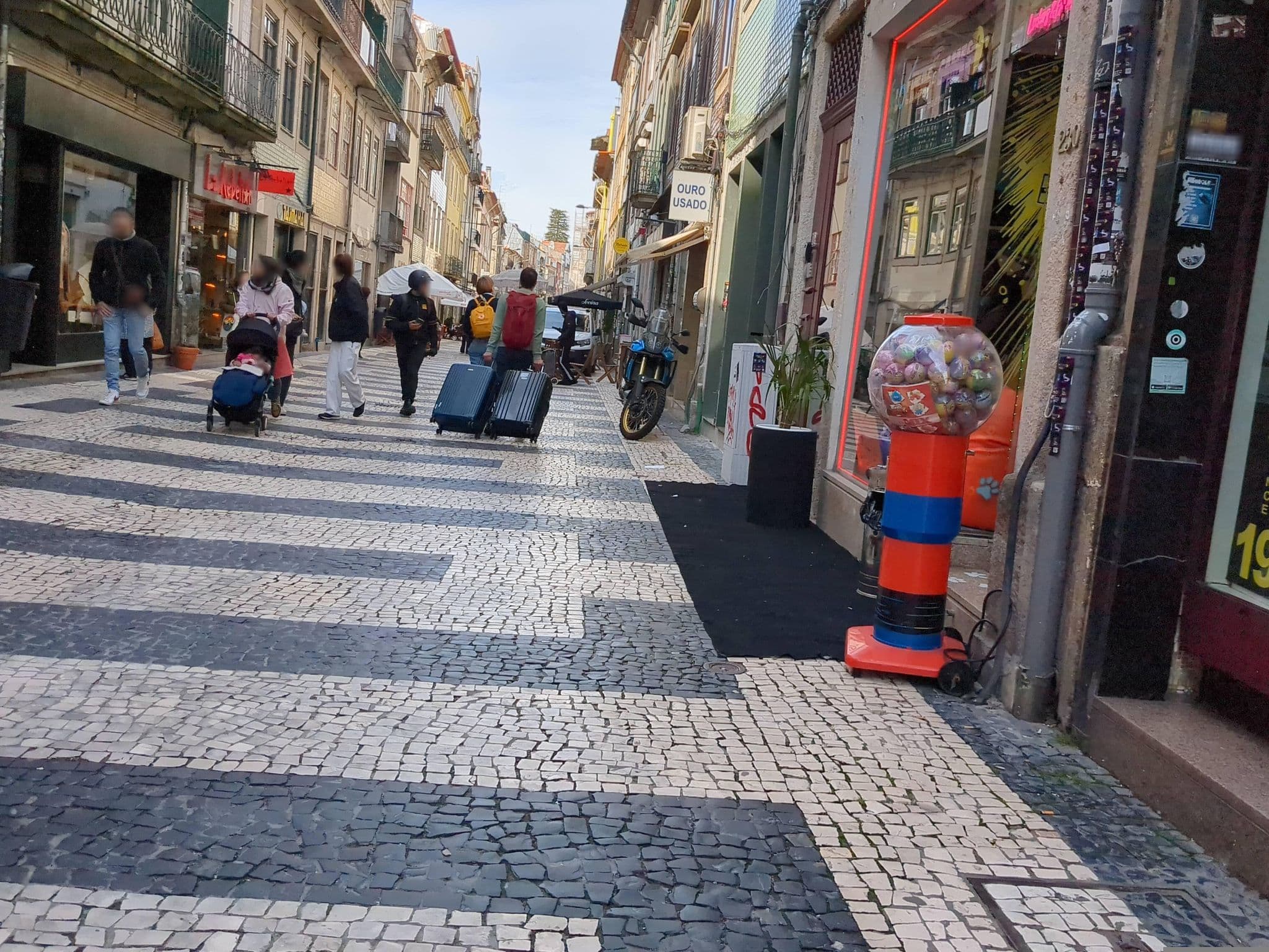 Street view near Hotel Estoril Porto, Porto