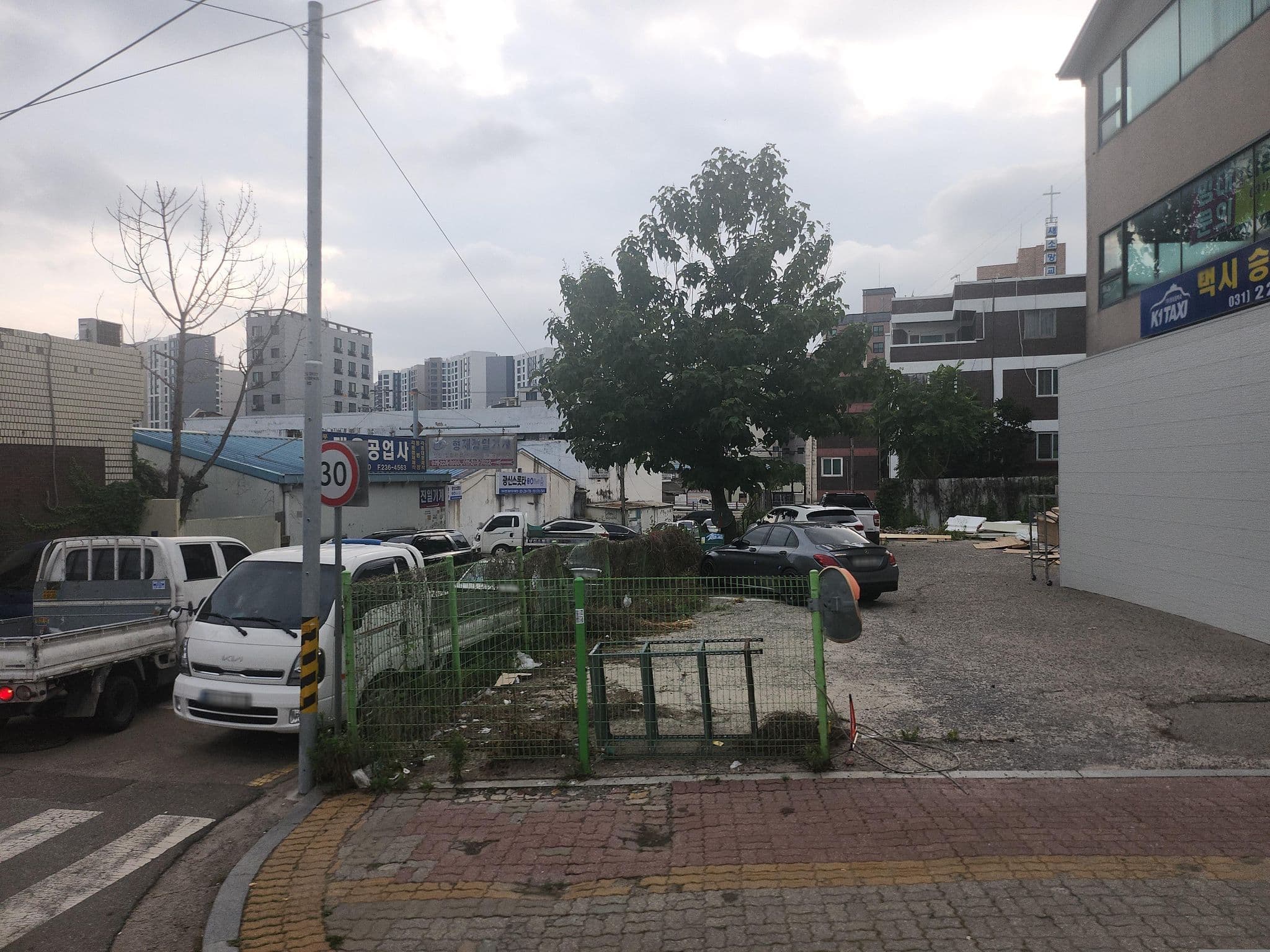 Street view near Suwon Hotel, Suwon — © susuwon (CC BY-SA · Mapillary)