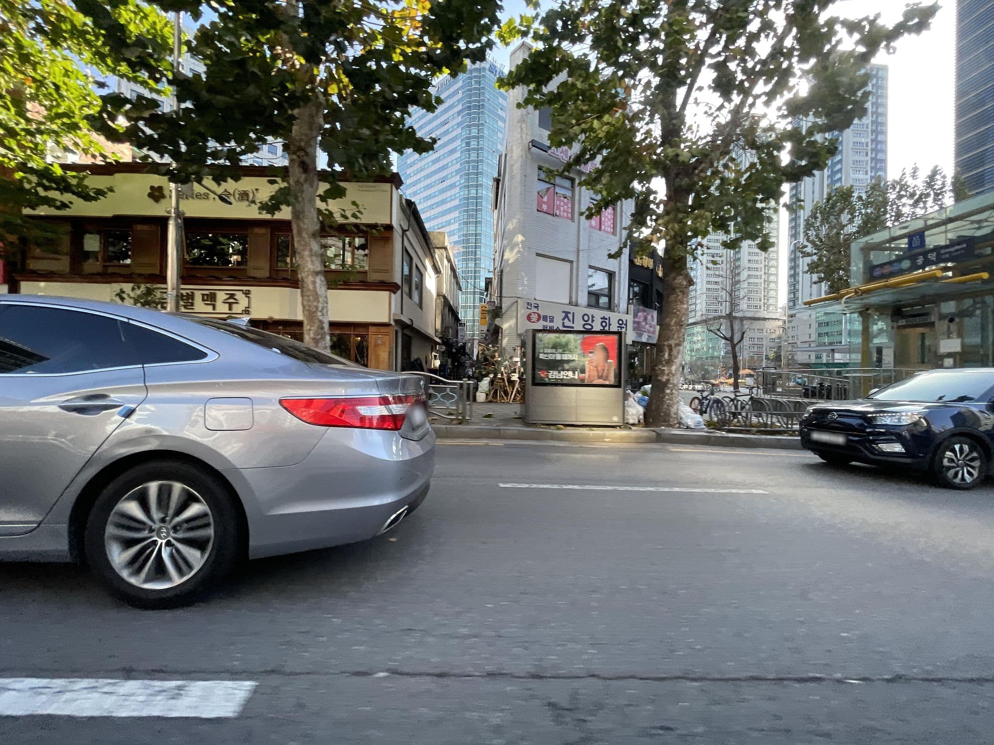 Street view near K-spa, Yongsan-dong — © filipb (CC BY-SA · Mapillary)