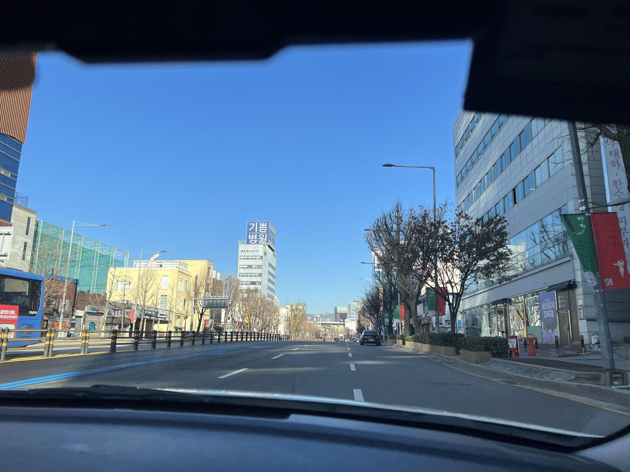 Street view near Korstay 코스테이 (숙대입구점), Yongsan-dong — © shogohirasawa (CC BY-SA · Mapillary)