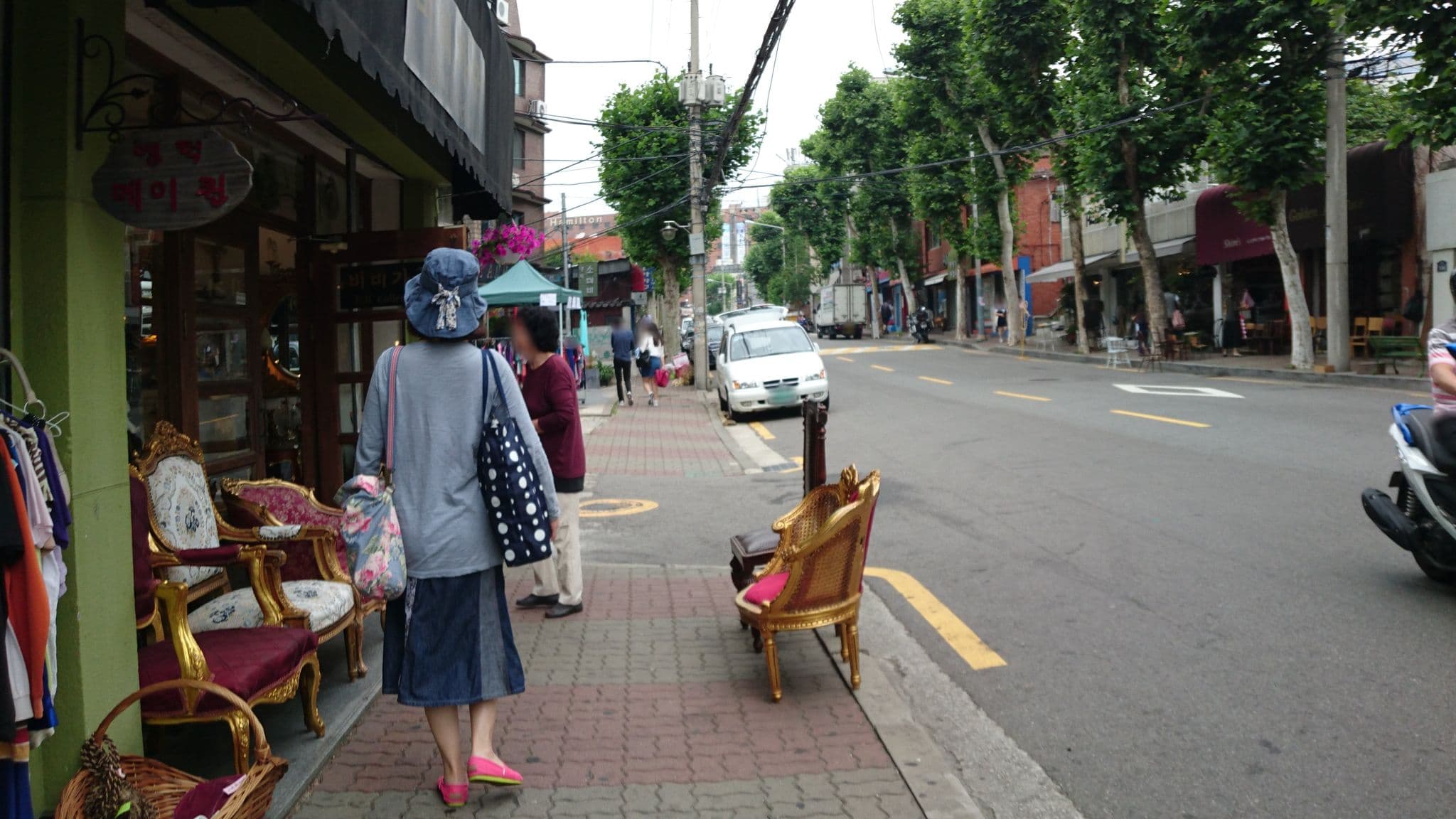 Street view near Iteawon inn, Yongsan-dong — © xma (CC BY-SA · Mapillary)
