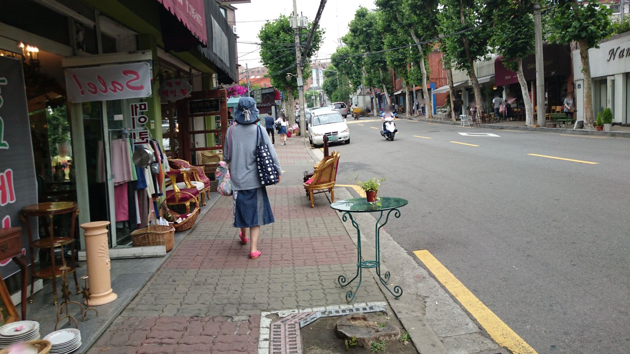 Street view near Itaewon Inn, Yongsan-dong — © xma (CC BY-SA · Mapillary)