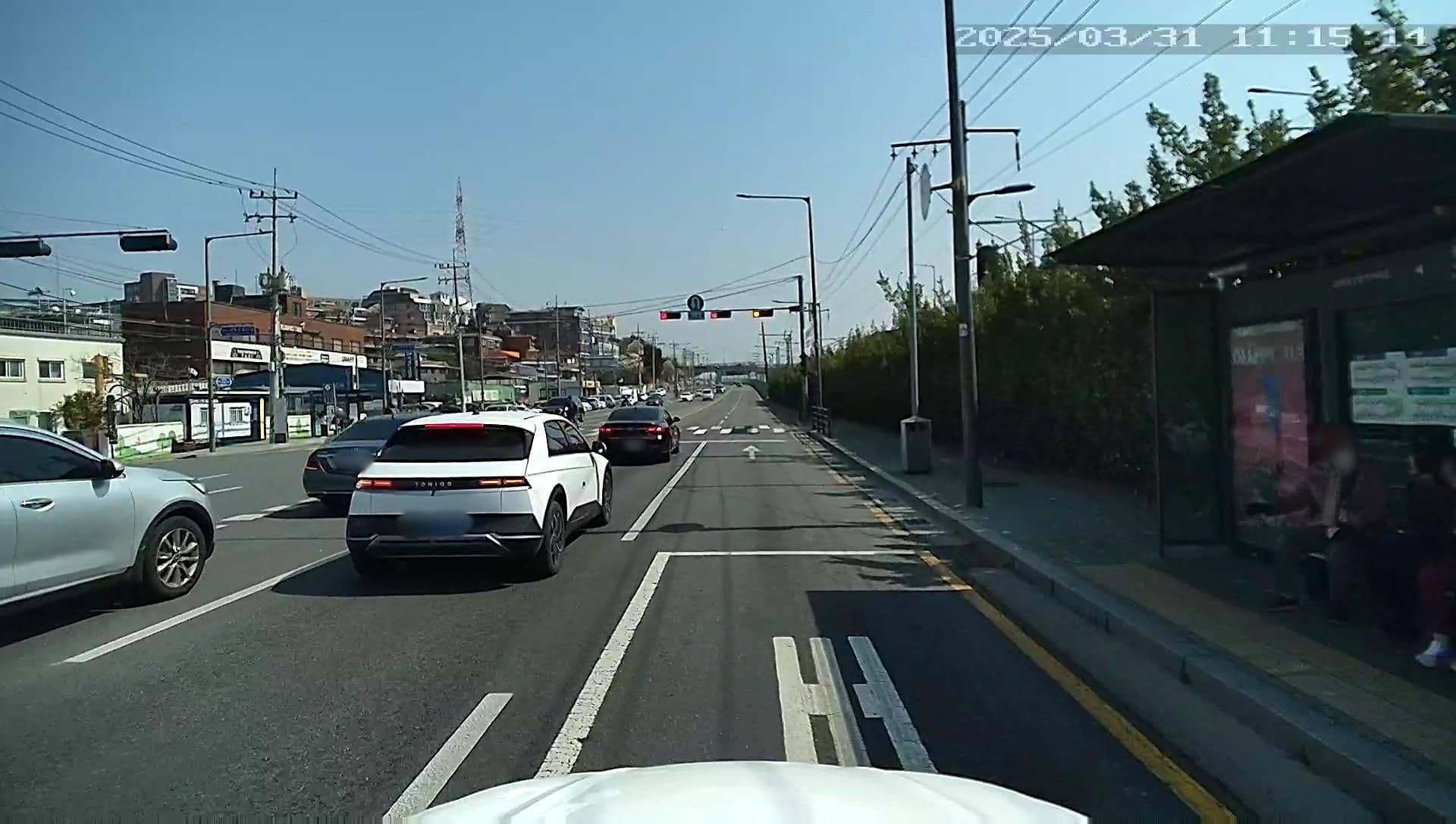 Street view near Jamsujang Motel, Yongsan-dong — © motov (CC BY-SA · Mapillary)