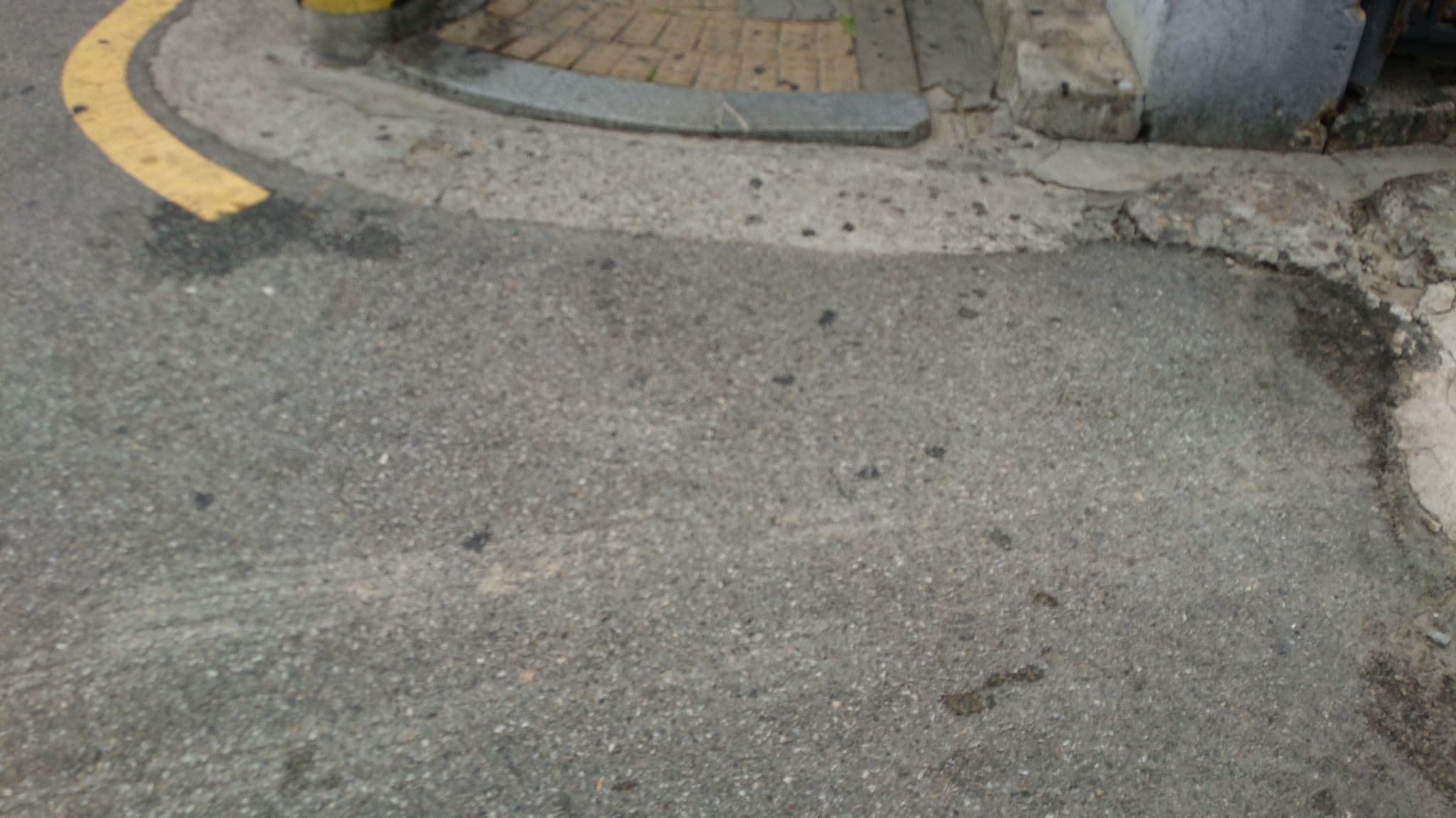 Street view near 이태원모텔, Yongsan-dong — © xma (CC BY-SA · Mapillary)