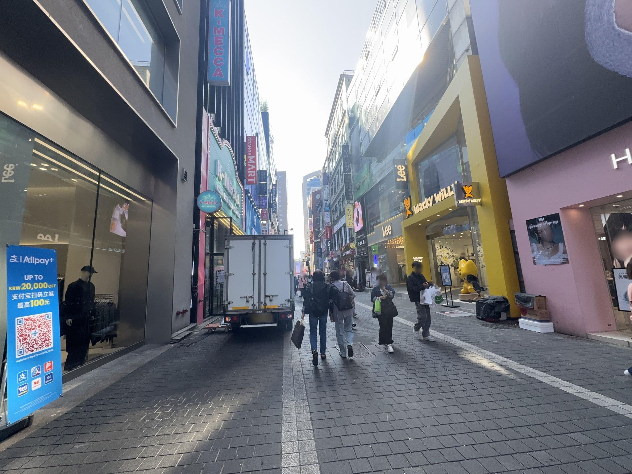 Street view near Migliore Hotel, Seoul — © filipb (CC BY-SA · Mapillary)