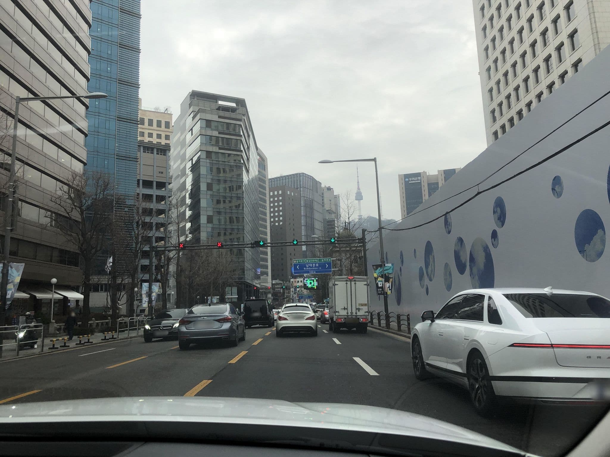 Street view near Seoul Cube Myeongdong, Seoul — © hcyen (CC BY-SA · Mapillary)