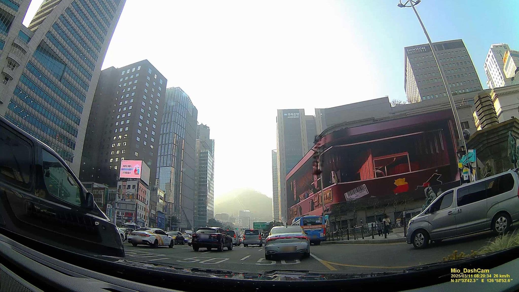 Street view near 남대문호텔, Seoul — © hcyen (CC BY-SA · Mapillary)