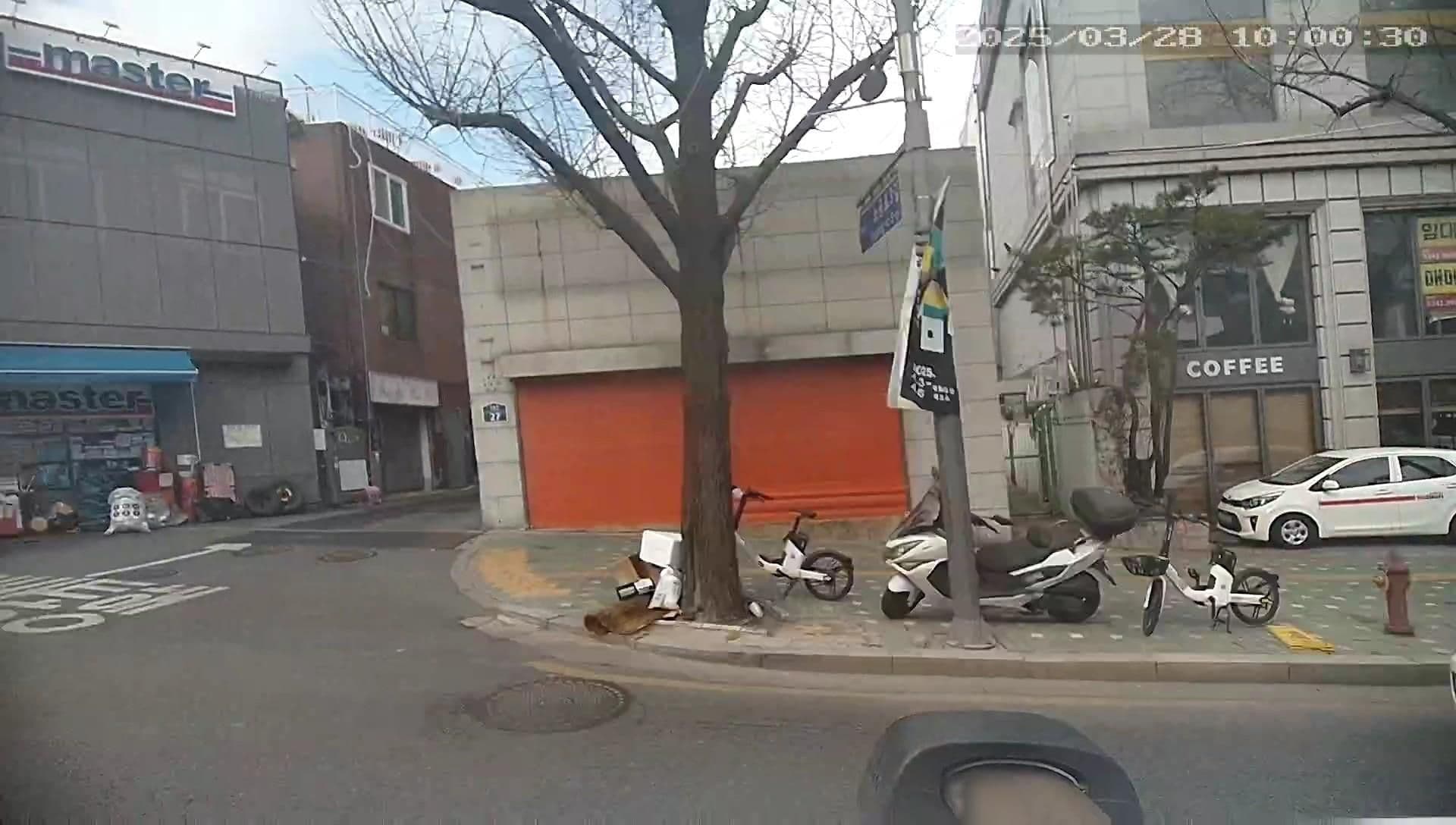 Street view near J Honor Guest House, Seoul — © motov (CC BY-SA · Mapillary)