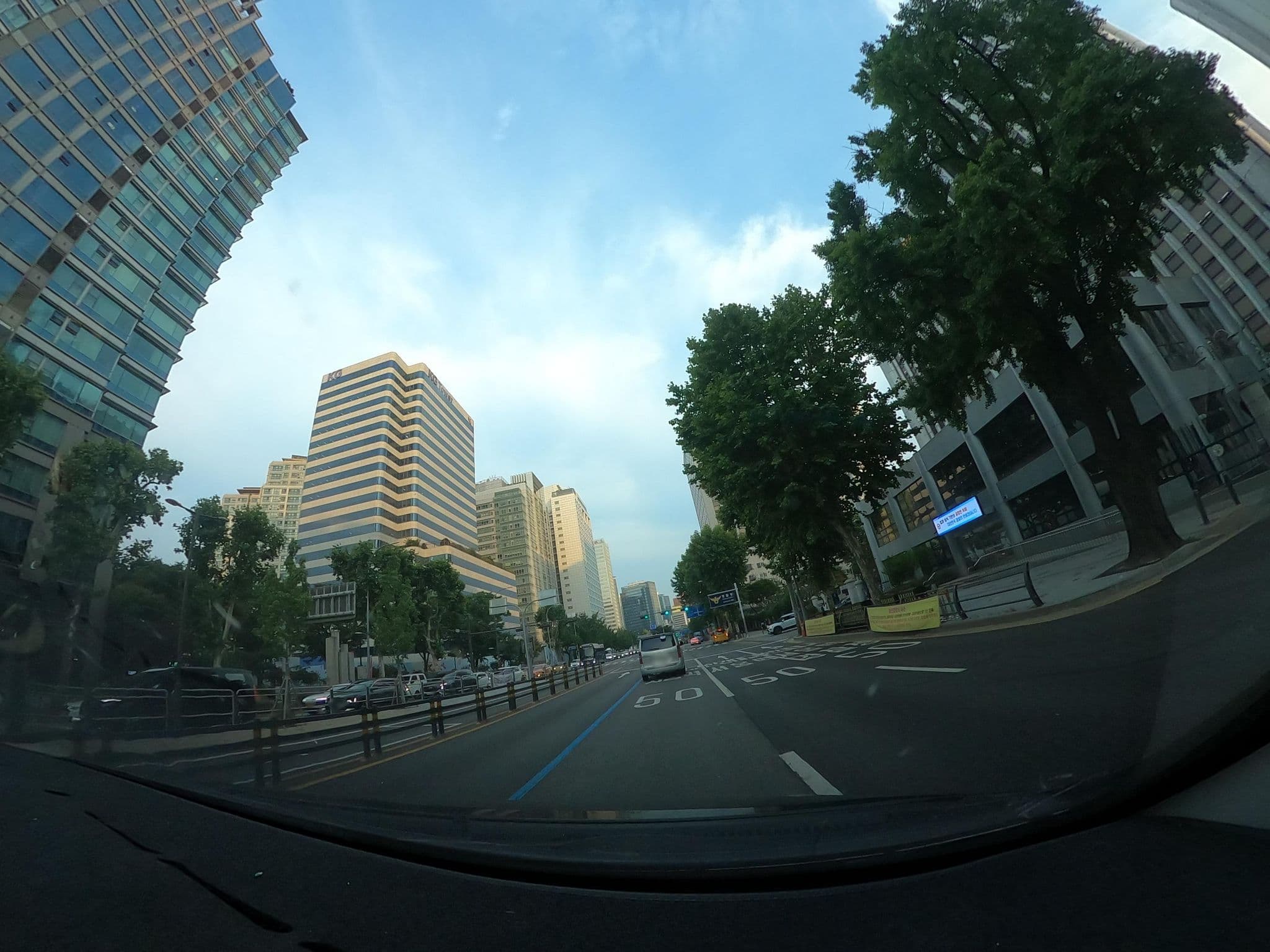 Street view near 바비엥 스위트 I 서비스 레지던스, Seoul — © lisbethw1130 (CC BY-SA · Mapillary)