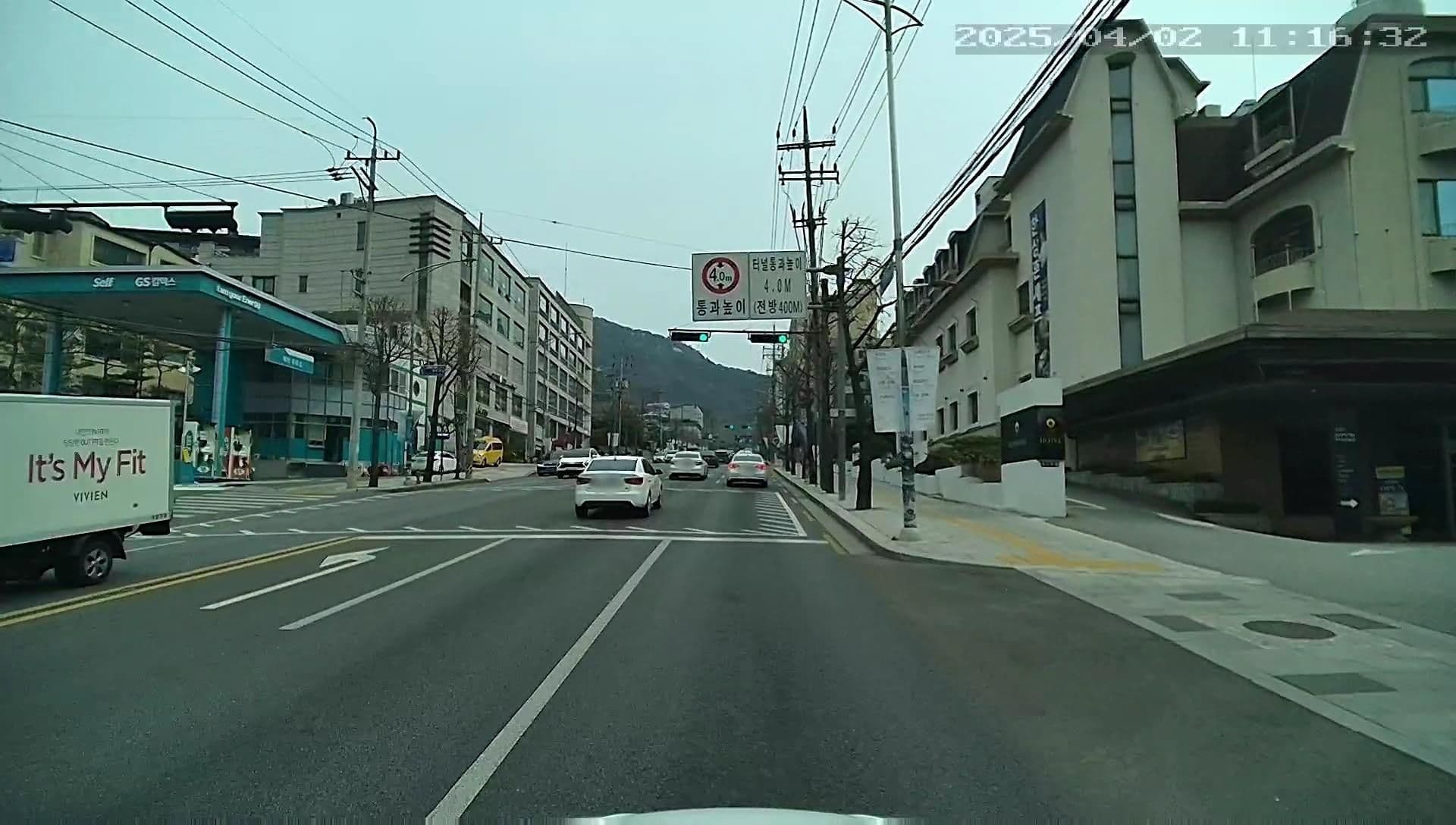 Street view near Kims Hotel, Seoul — © motov (CC BY-SA · Mapillary)