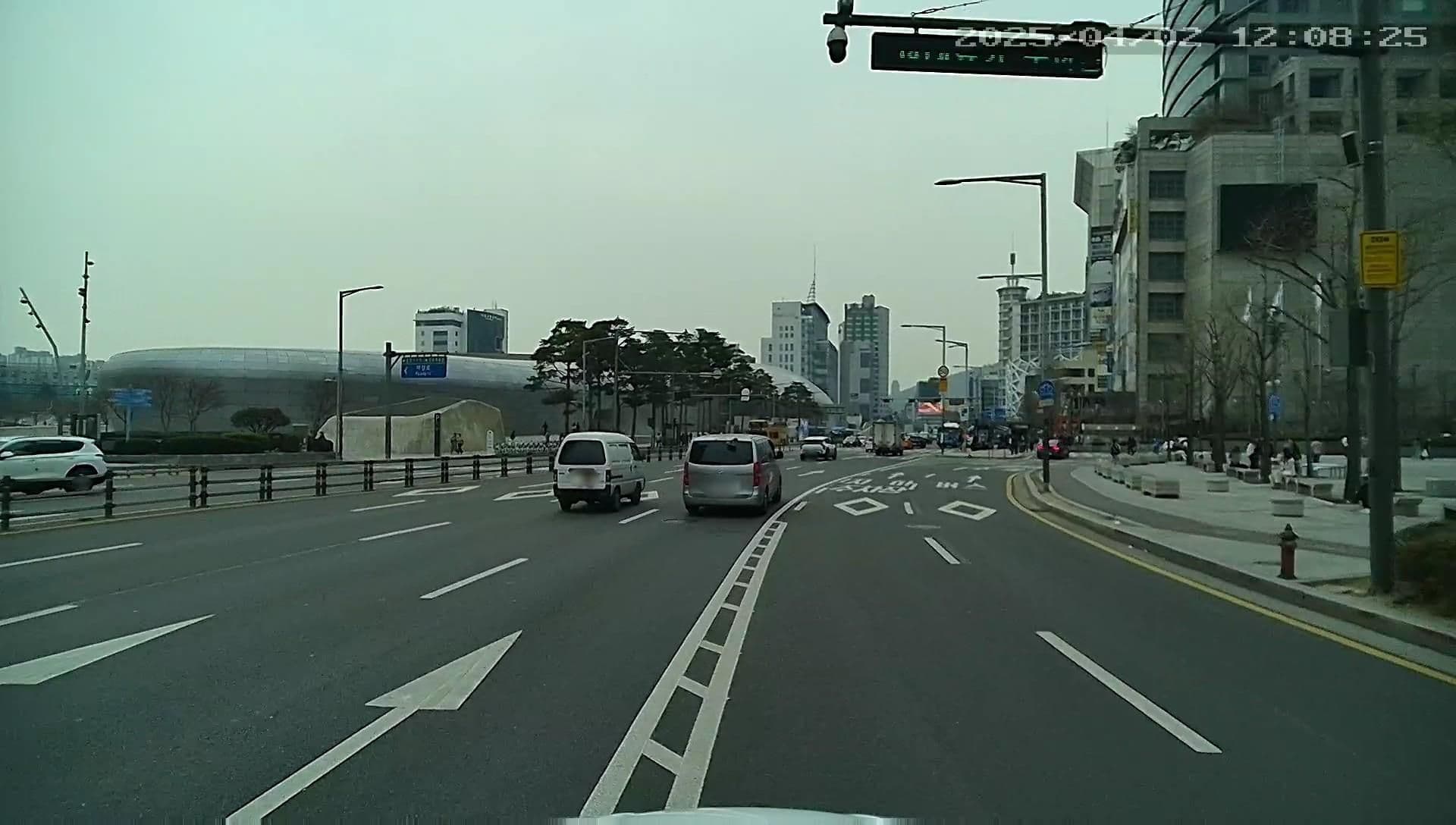 Street view near Mini Hotel DALKOM Dongdaemun, Seoul — © motov (CC BY-SA · Mapillary)