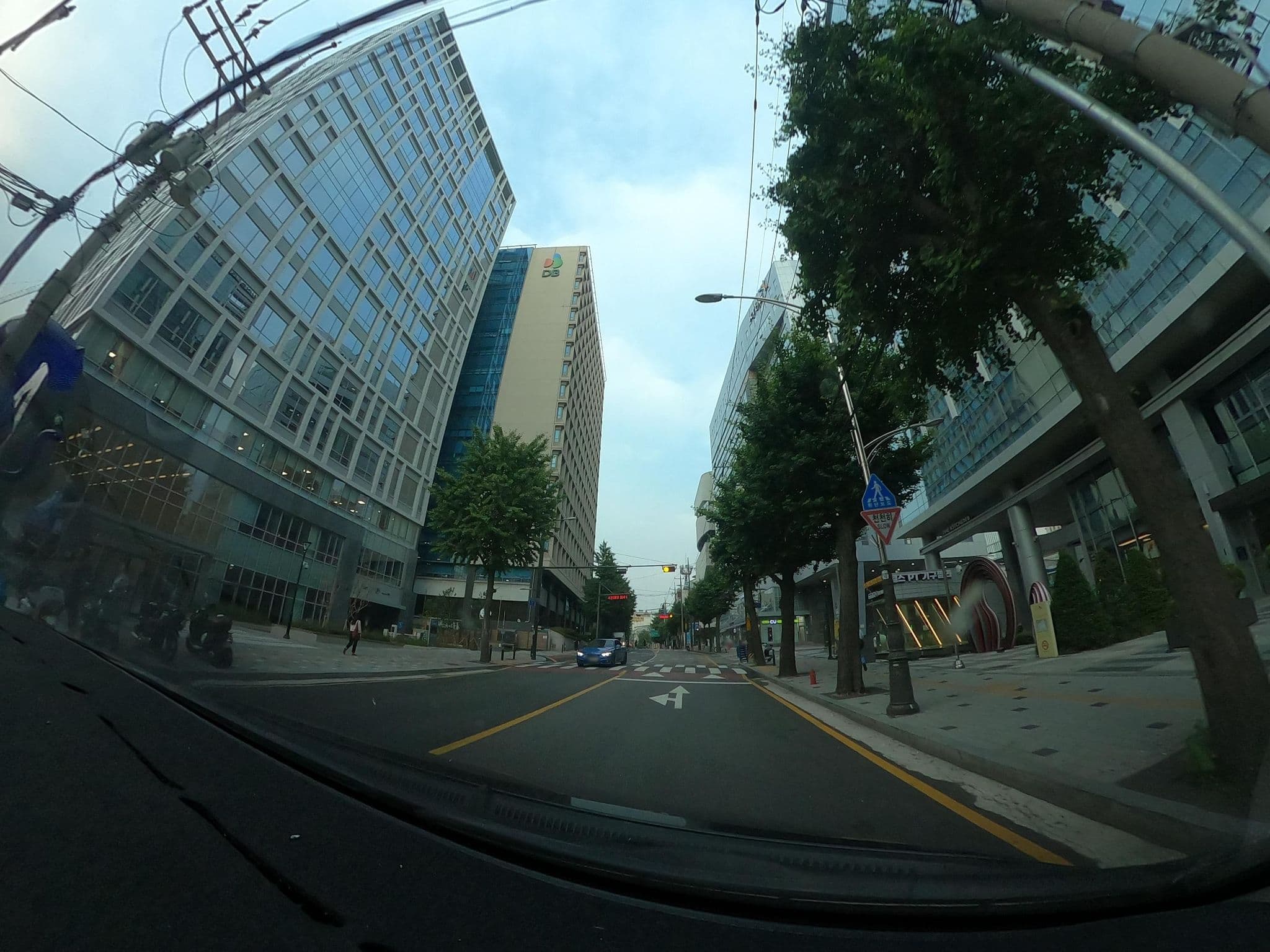 Street view near Nine Tree Premier Hotel Myeongdong 2, Seoul — © lisbethw1130 (CC BY-SA · Mapillary)
