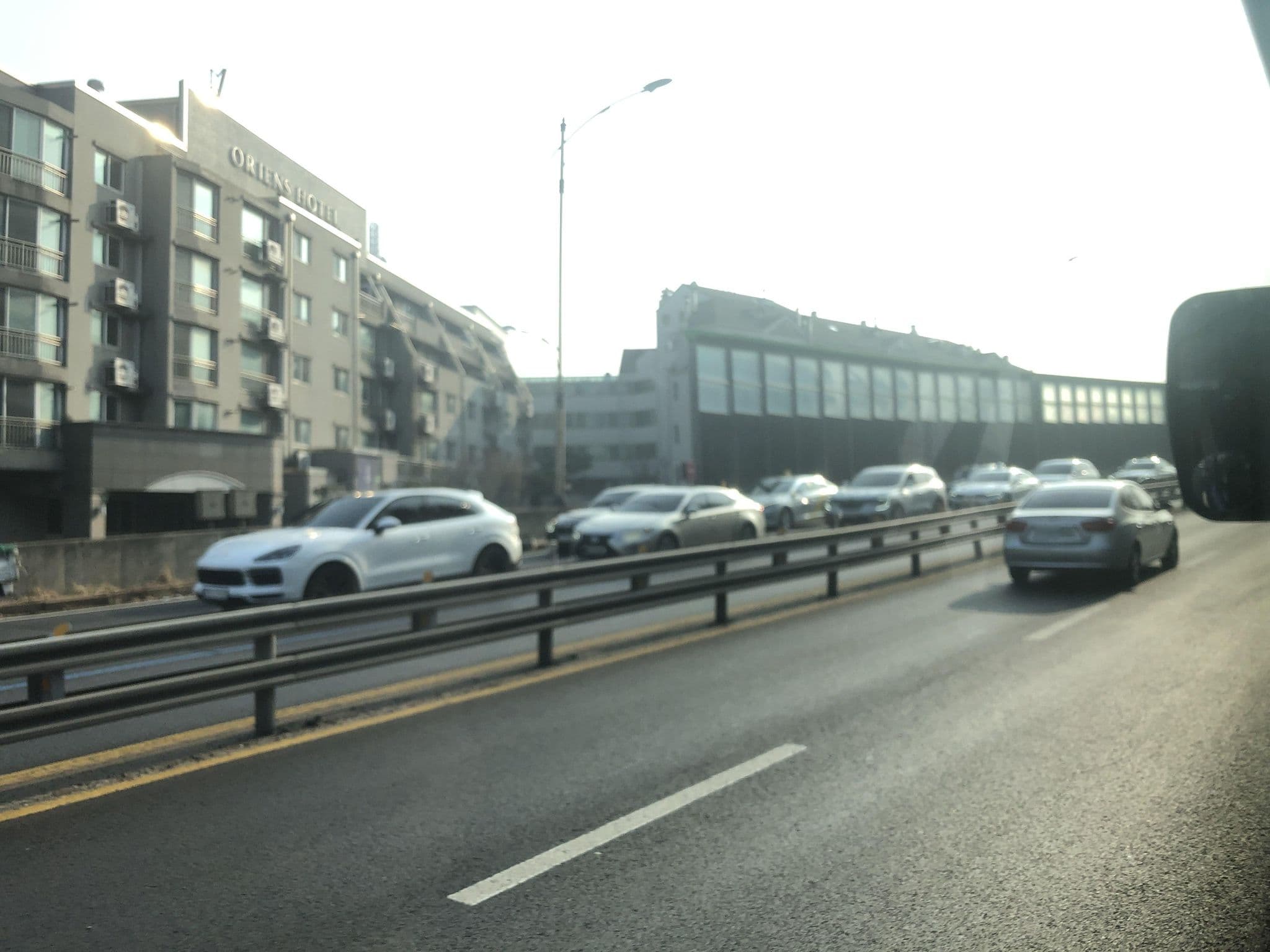 Street view near Han Suites Serviced Residence, Seoul — © hcyen (CC BY-SA · Mapillary)