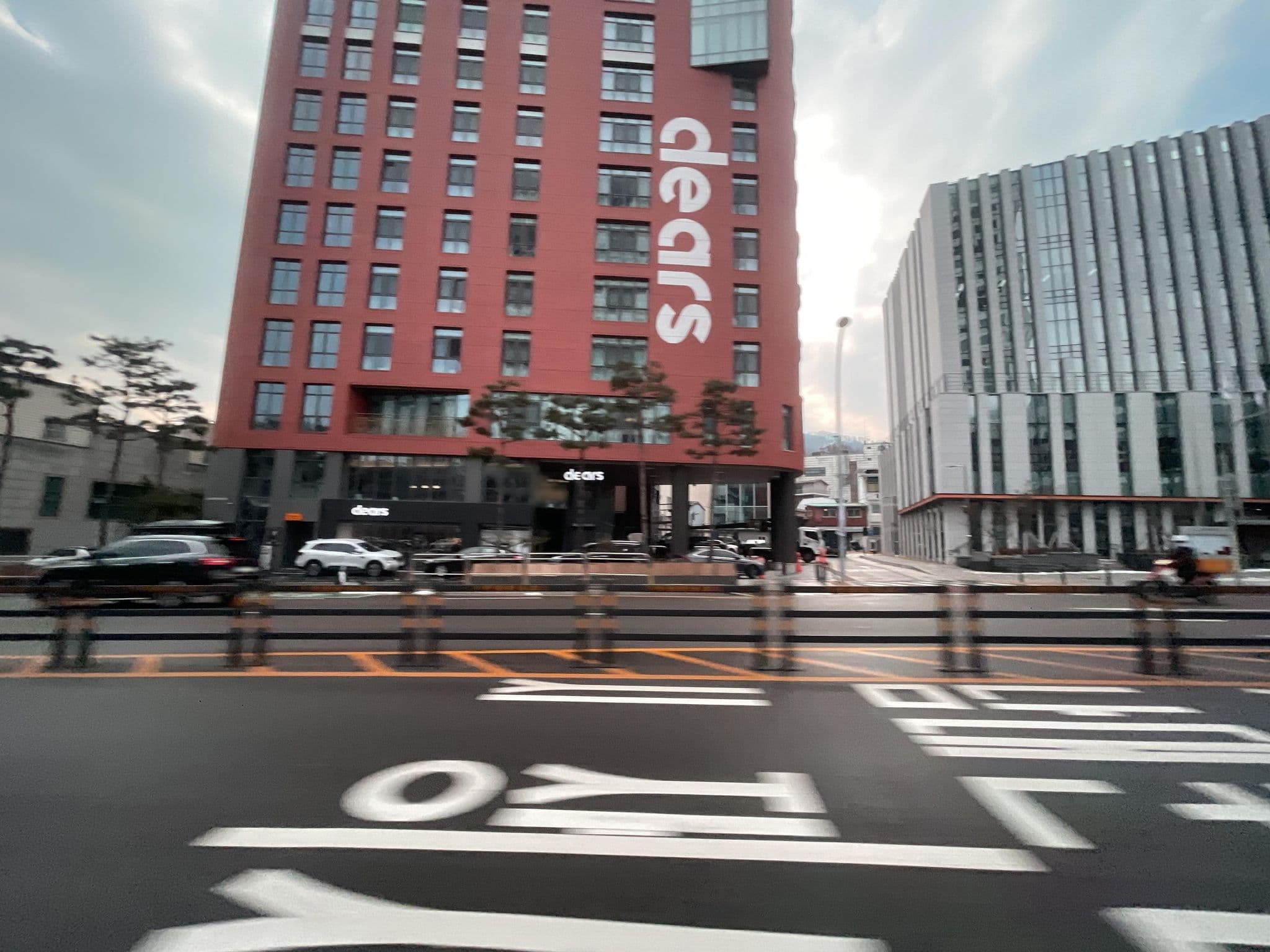 Street view near 진포레스트, Seoul — © filipb (CC BY-SA · Mapillary)