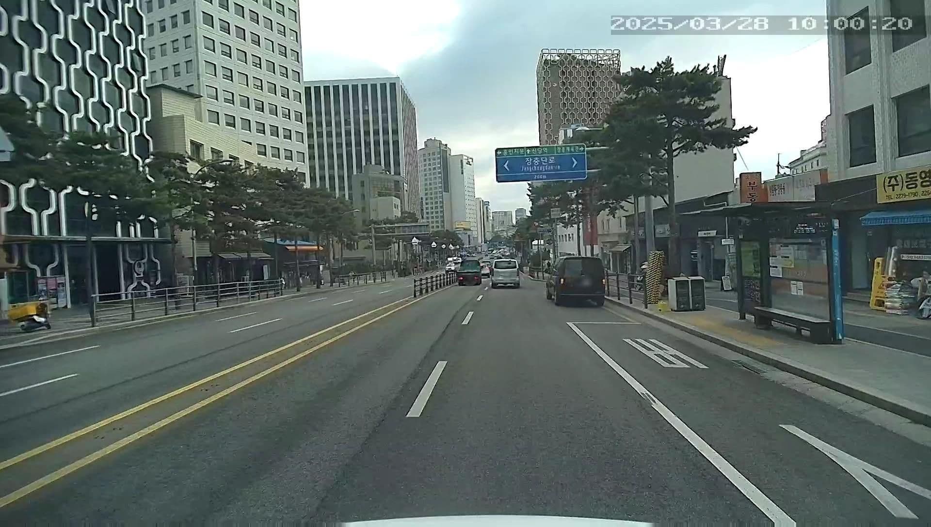 Street view near 신아모텔, Seoul — © motov (CC BY-SA · Mapillary)