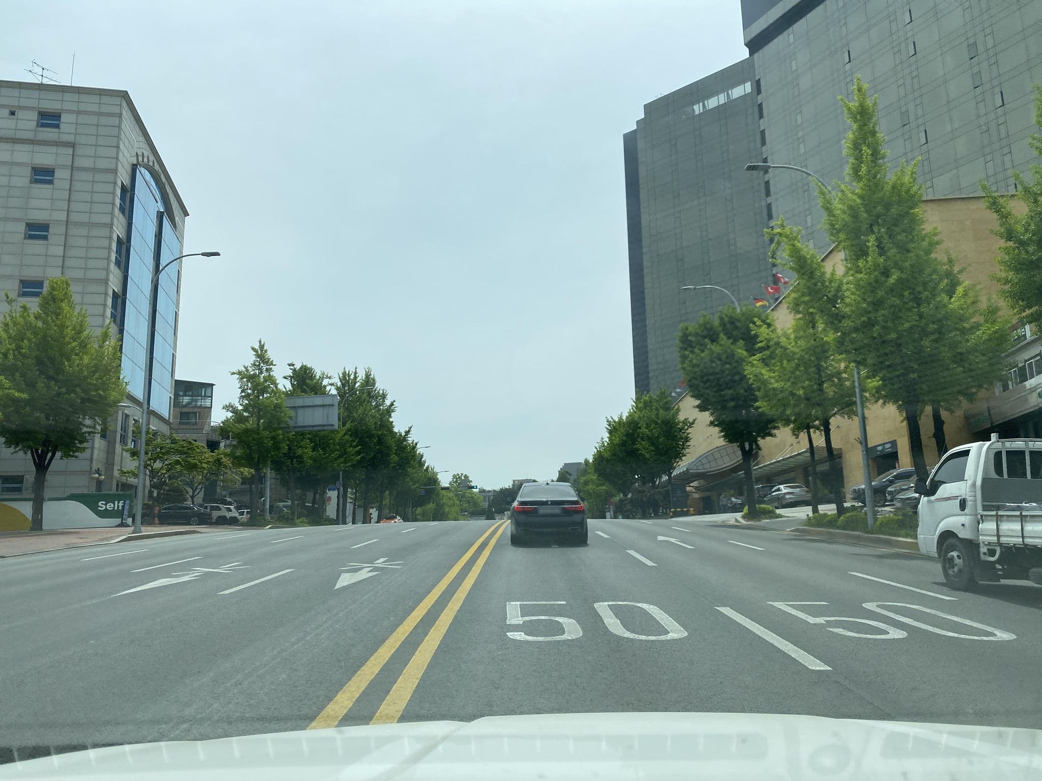 Street view near 고 코리아 게스트하우스, Seoul — © eneerhut (CC BY-SA · Mapillary)
