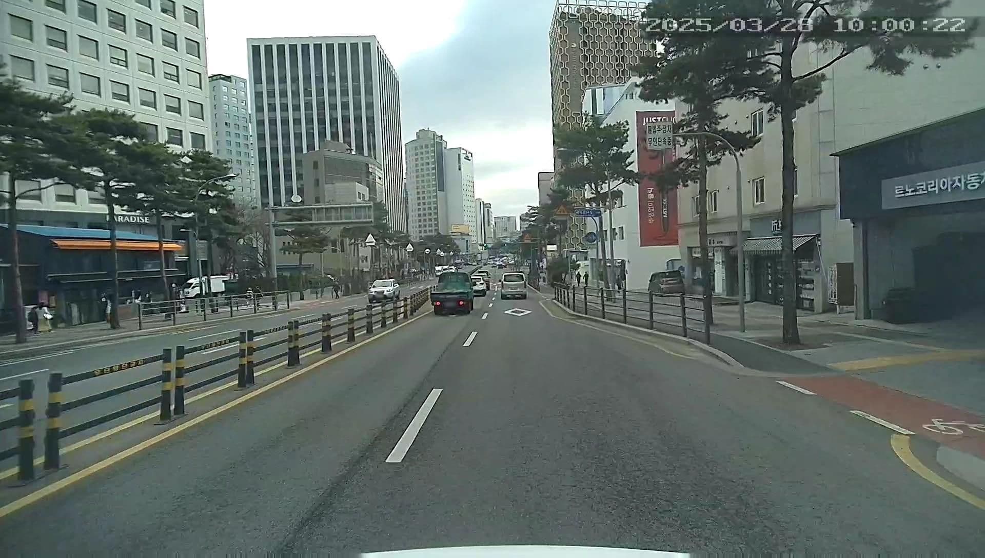 Street view near 곰호스텔, Seoul — © motov (CC BY-SA · Mapillary)