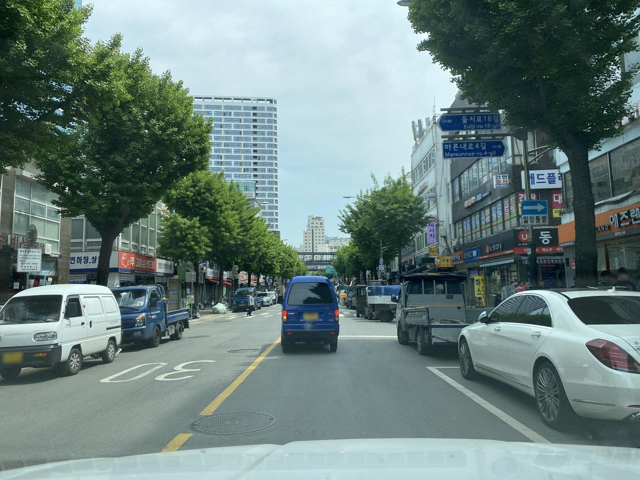 Street view near K-POP RESIDENCE Chungmuro | 케이팝 레지던스 충무로점, Seoul — © eneerhut (CC BY-SA · Mapillary)