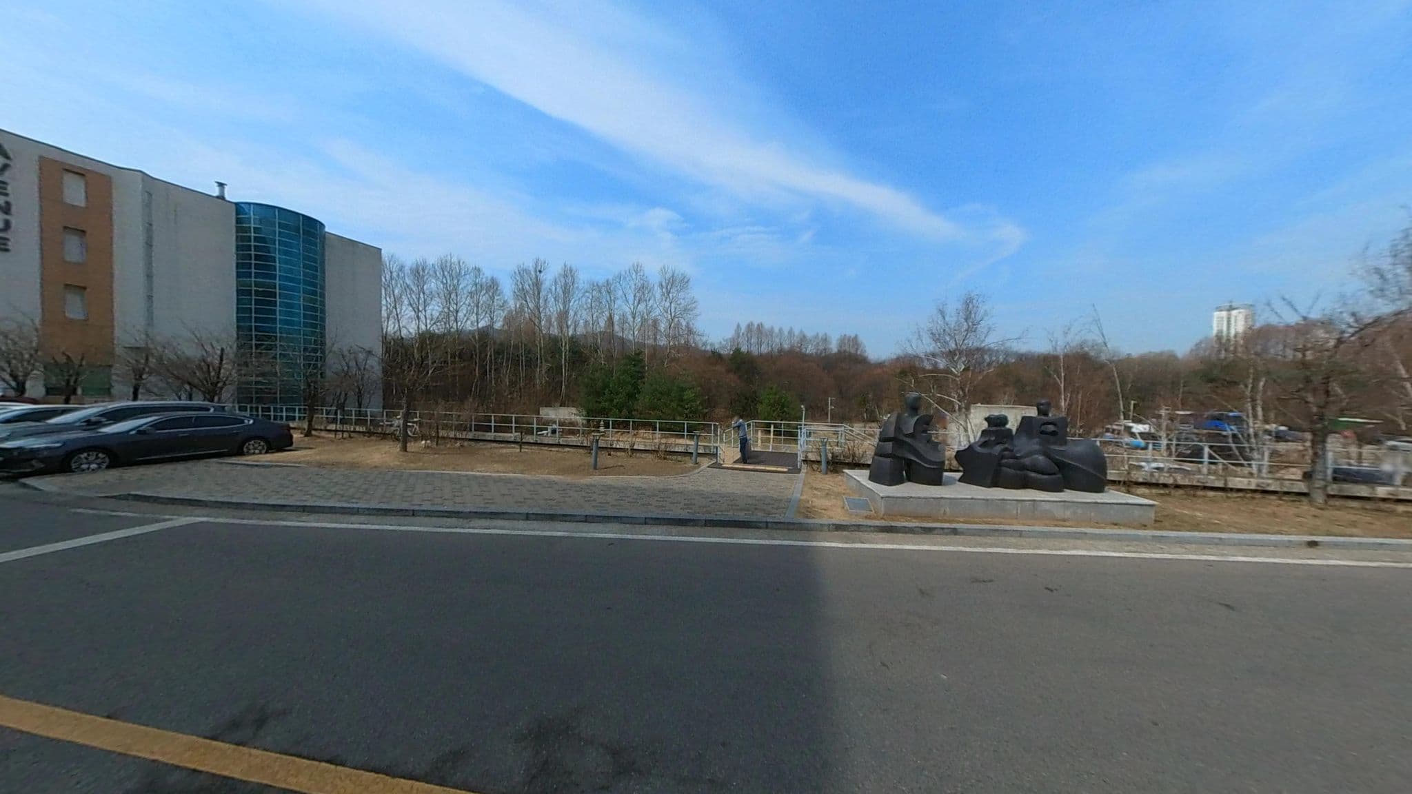 Street view near The K Hotel Seoul, Yongsan-dong — © jjhan (CC BY-SA · Mapillary)