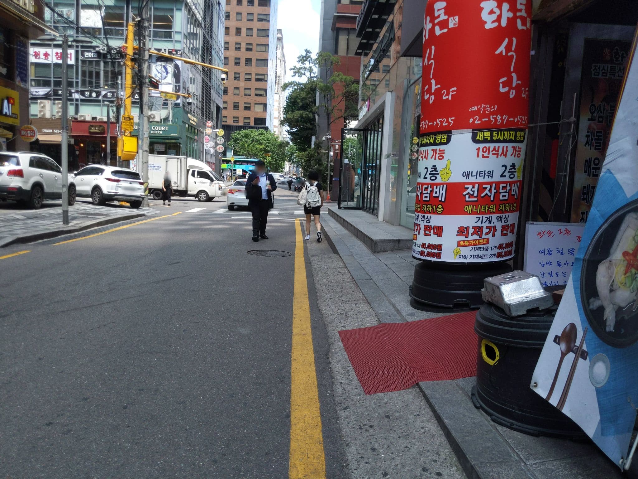Street view near Coatel Chereville Hotel Seoul, Yongsan-dong — © velaia (CC BY-SA · Mapillary)