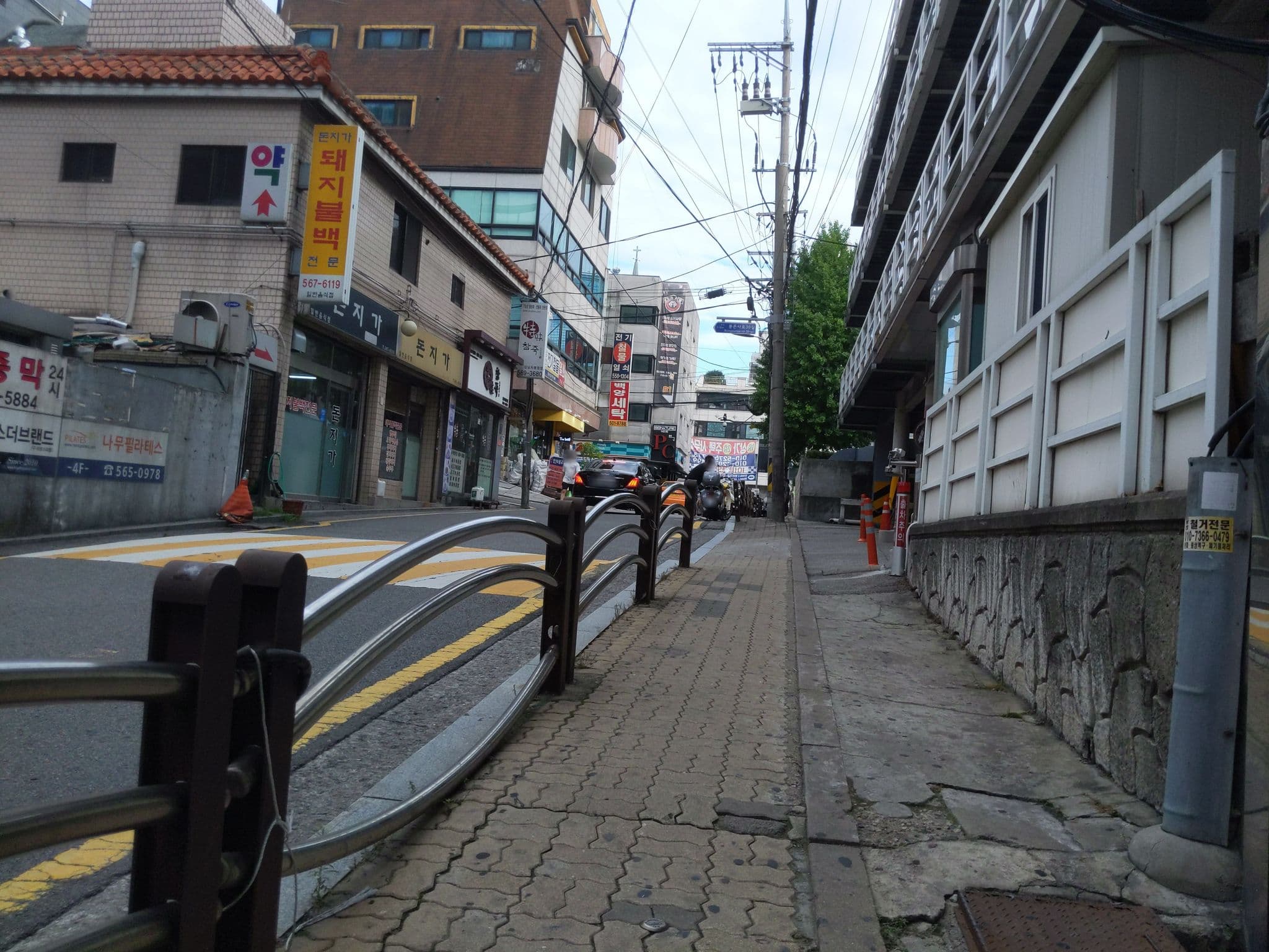 Street view near Hotel Valt, Yongsan-dong — © velaia (CC BY-SA · Mapillary)
